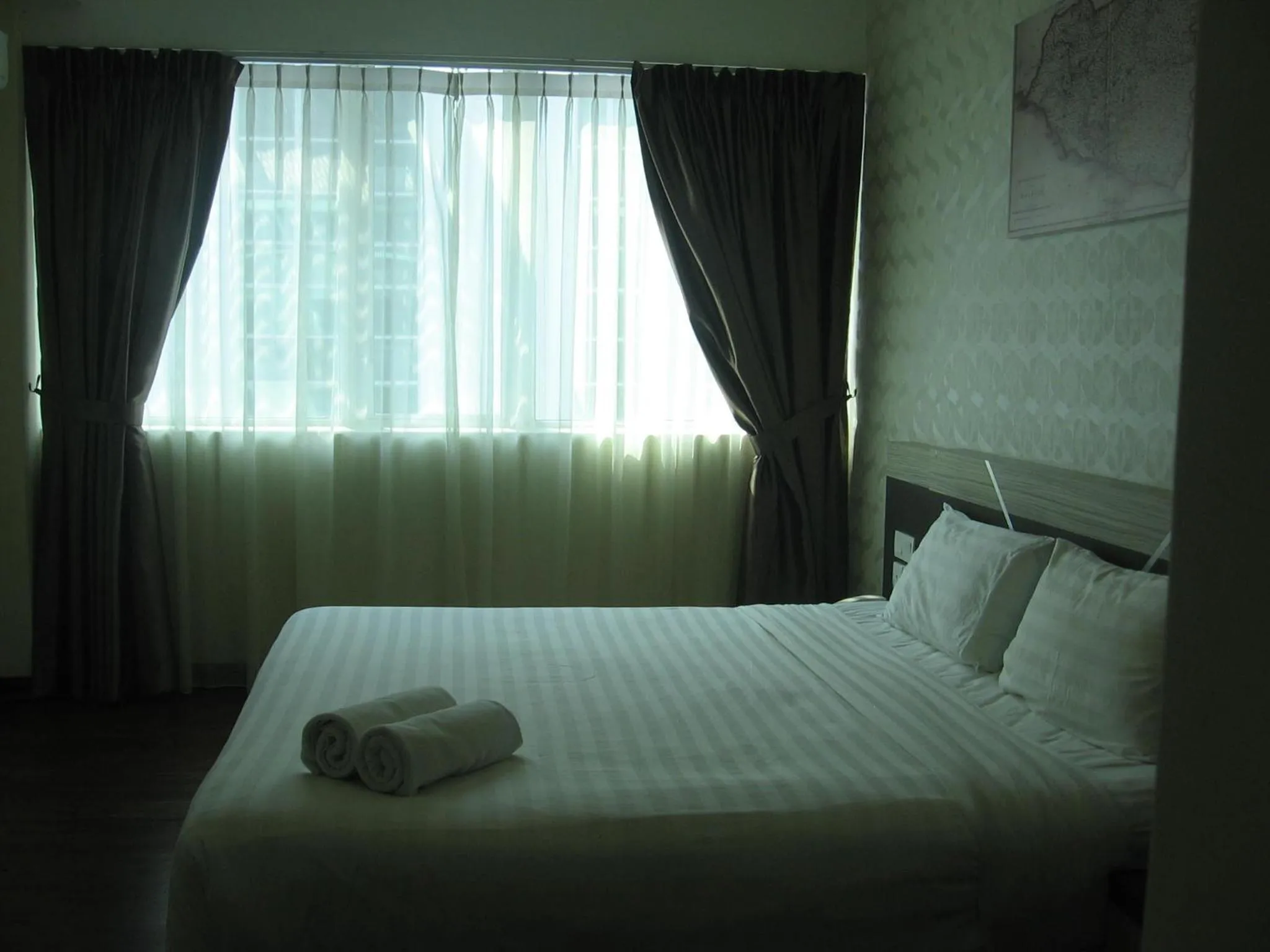 Bed in 707 Hotel Melaka (Orange)