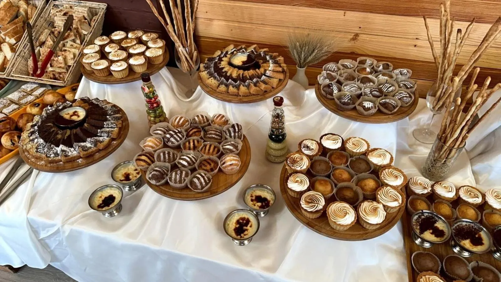 Restaurant/places to eat in Deluxe Park Qusar Resort & Spa Hotel