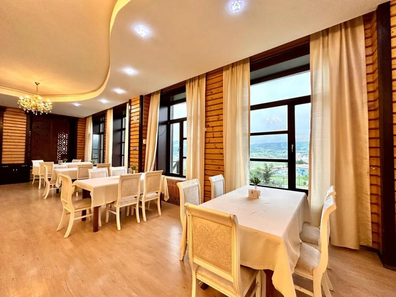 Restaurant/places to eat in Deluxe Park Qusar Resort & Spa Hotel