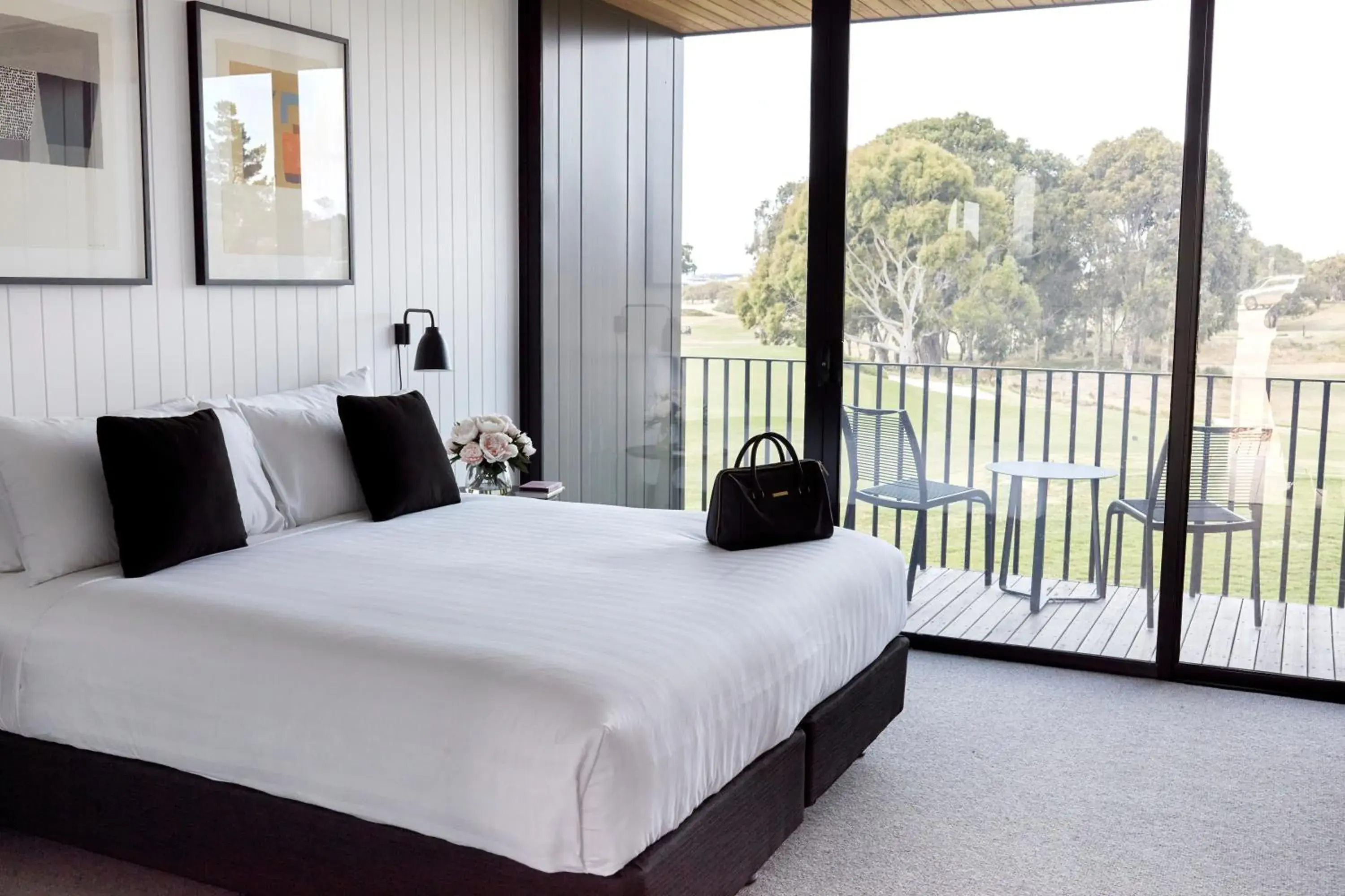 Premium Fairway View Suite in Accommodation @ Curlewis Premium Fairway View Suite in Accommodation @ Curlewis