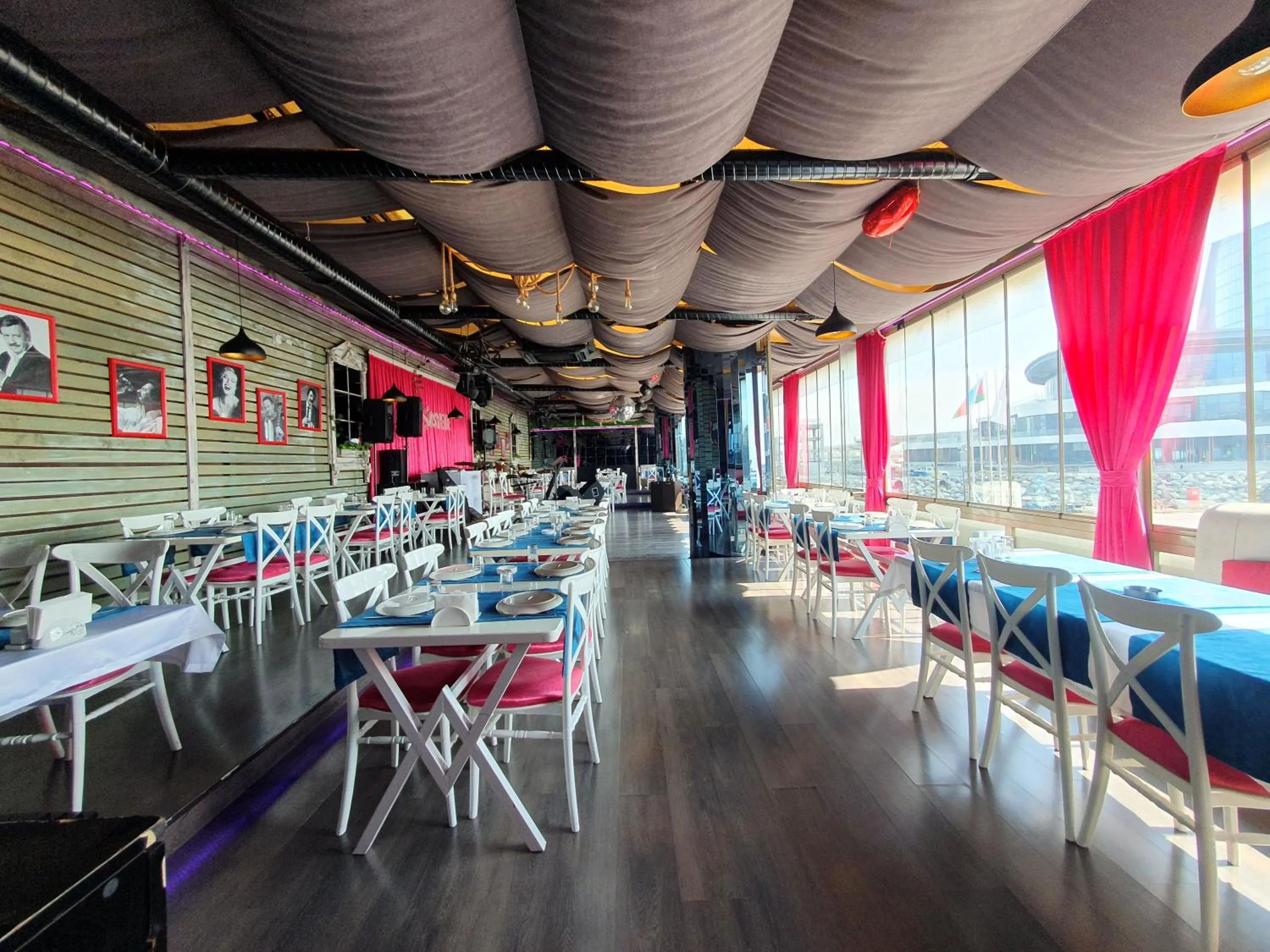 Restaurant/places to eat in Marine Inn Hotel Baku