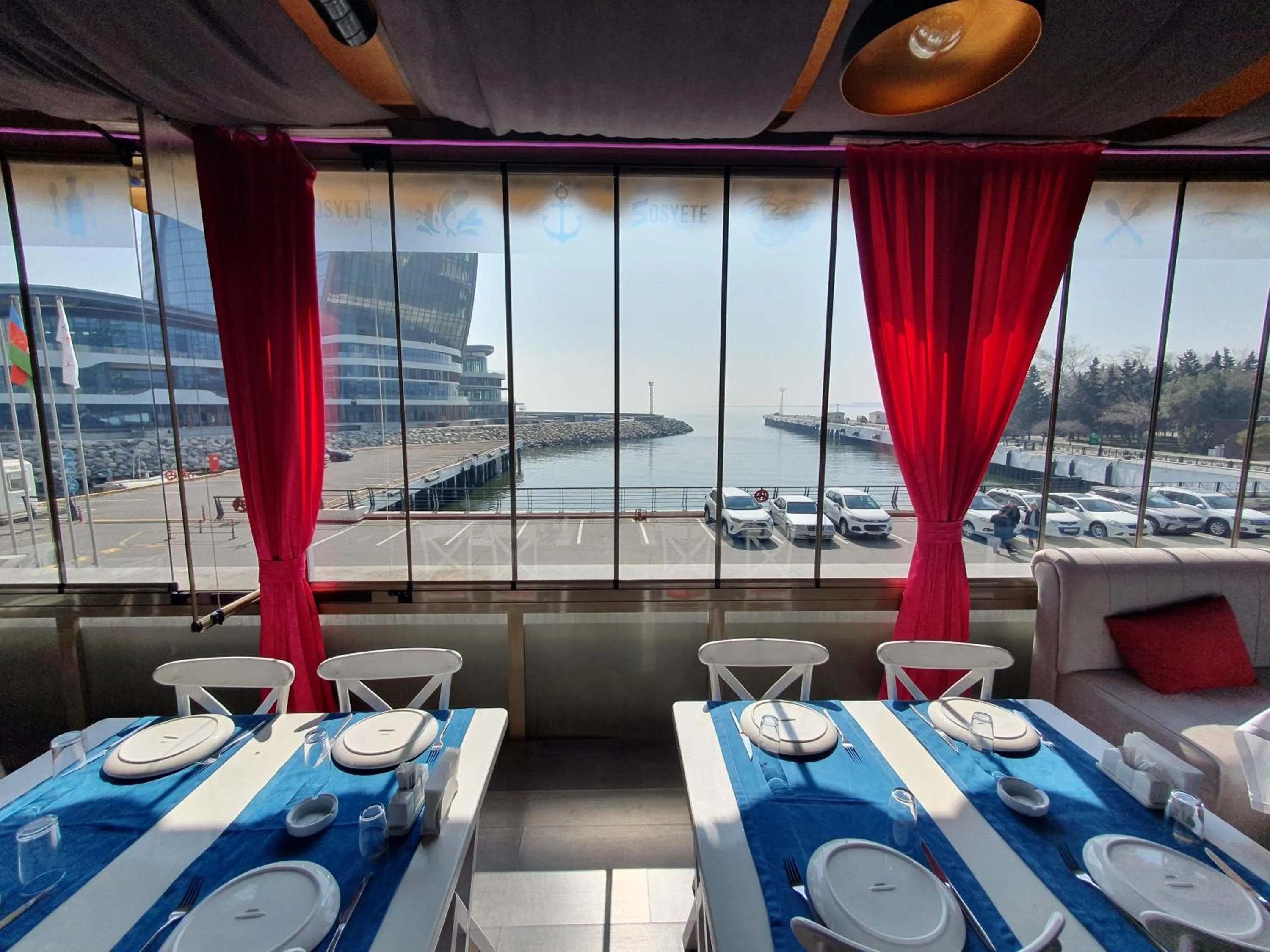 Restaurant/places to eat in Marine Inn Hotel Baku