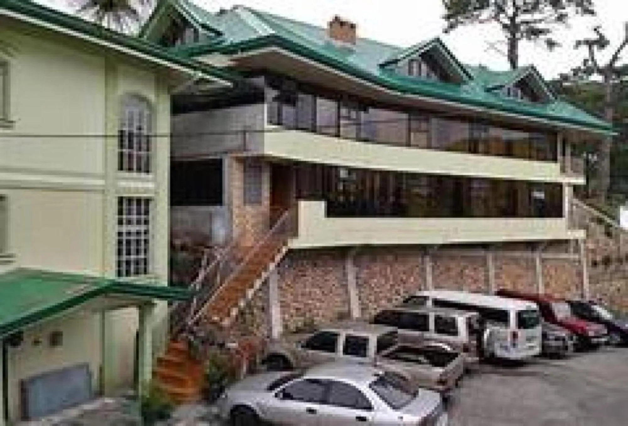 Property building in RedDoorz Hostel at Baguio Tourist Cabin