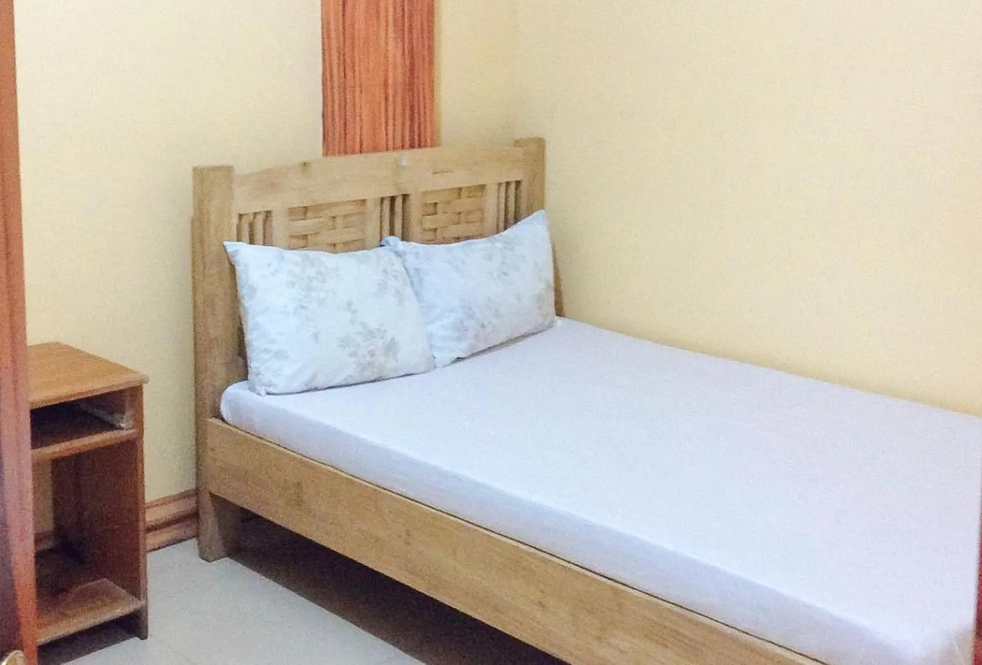 Bed in RedDoorz Hostel at Baguio Tourist Cabin