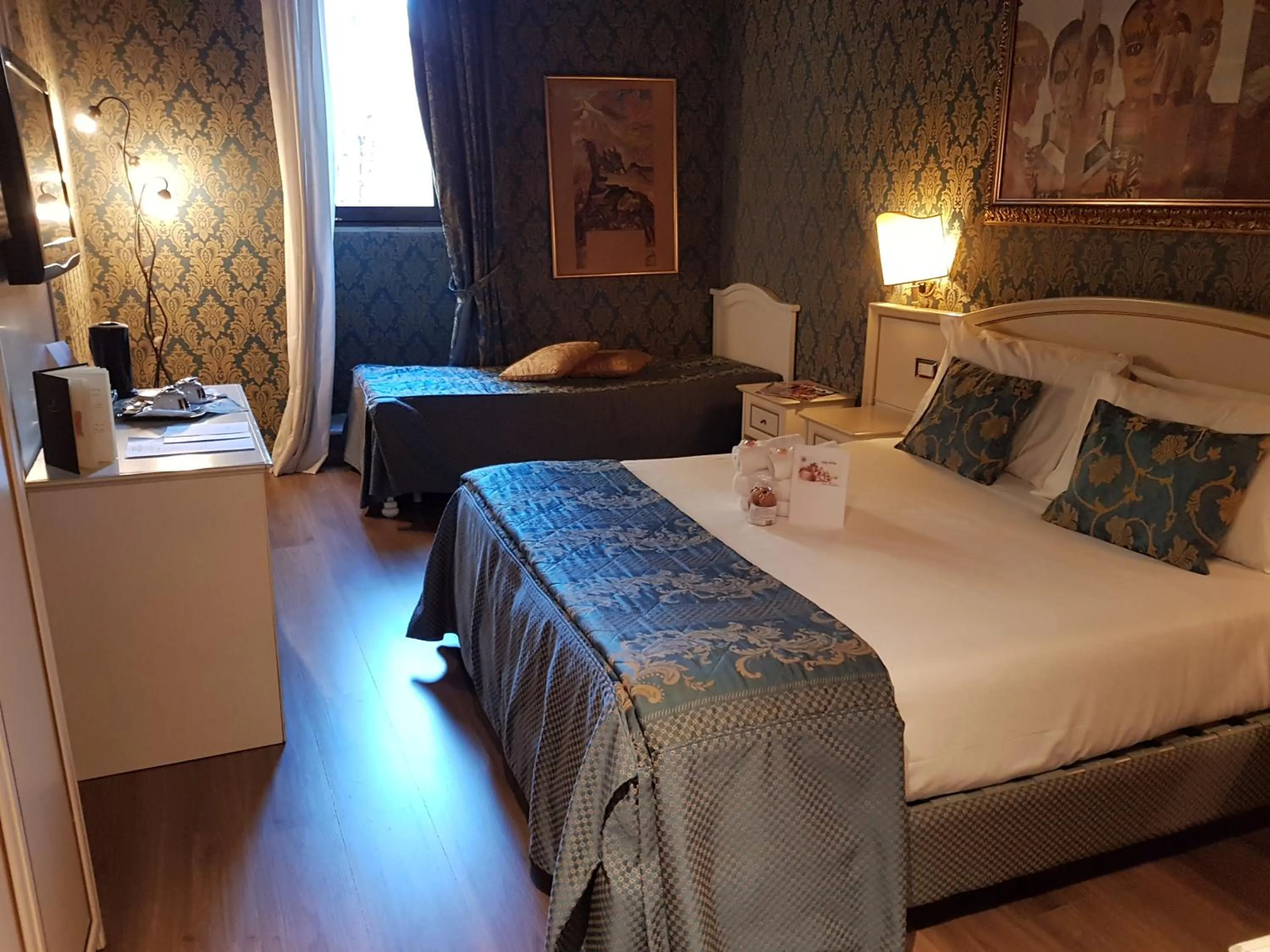 Bedroom, Bed in Residenza Canova Tadolini - Guesthouse