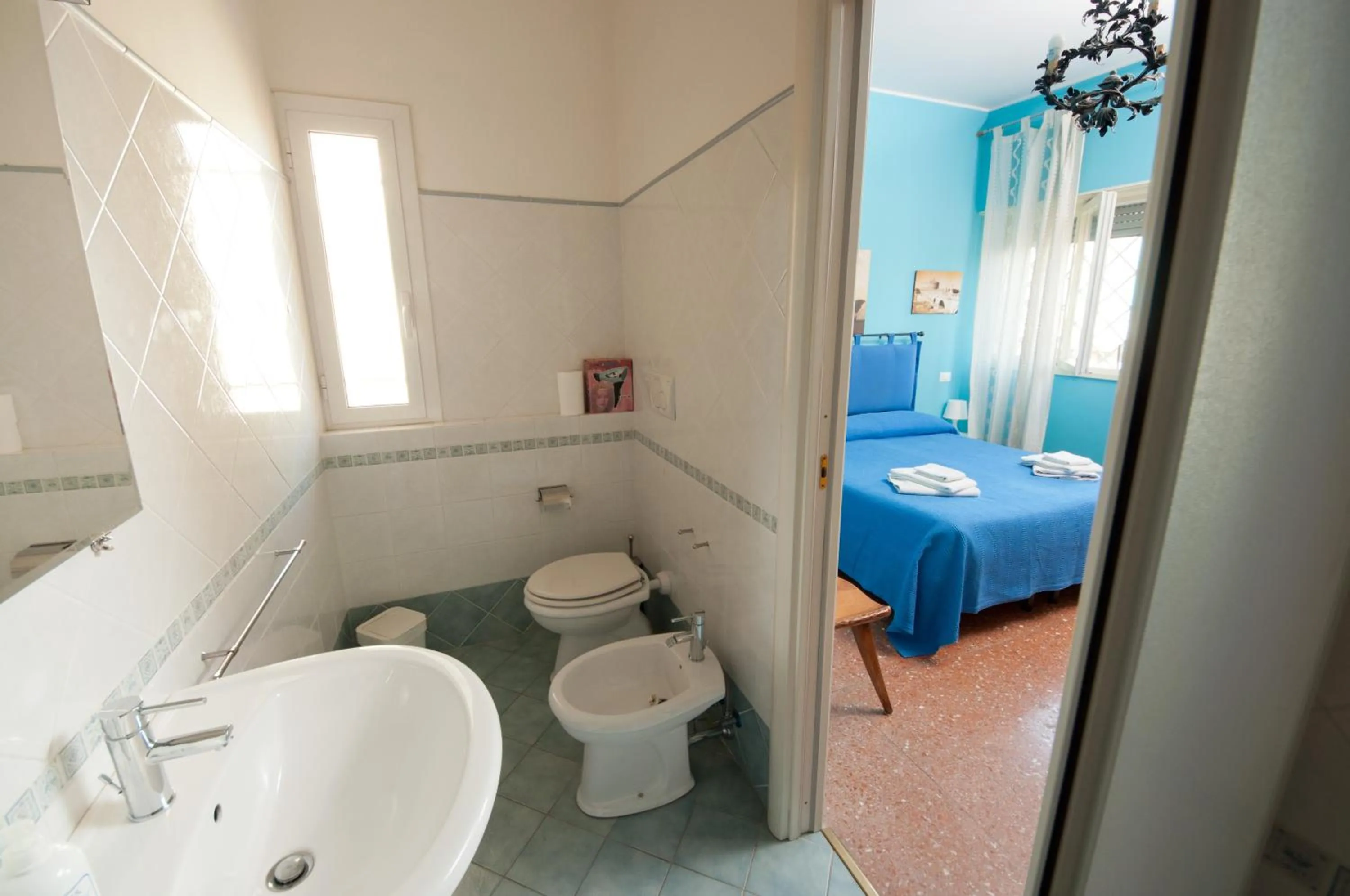Bathroom, Bed in Passeggiate Romane