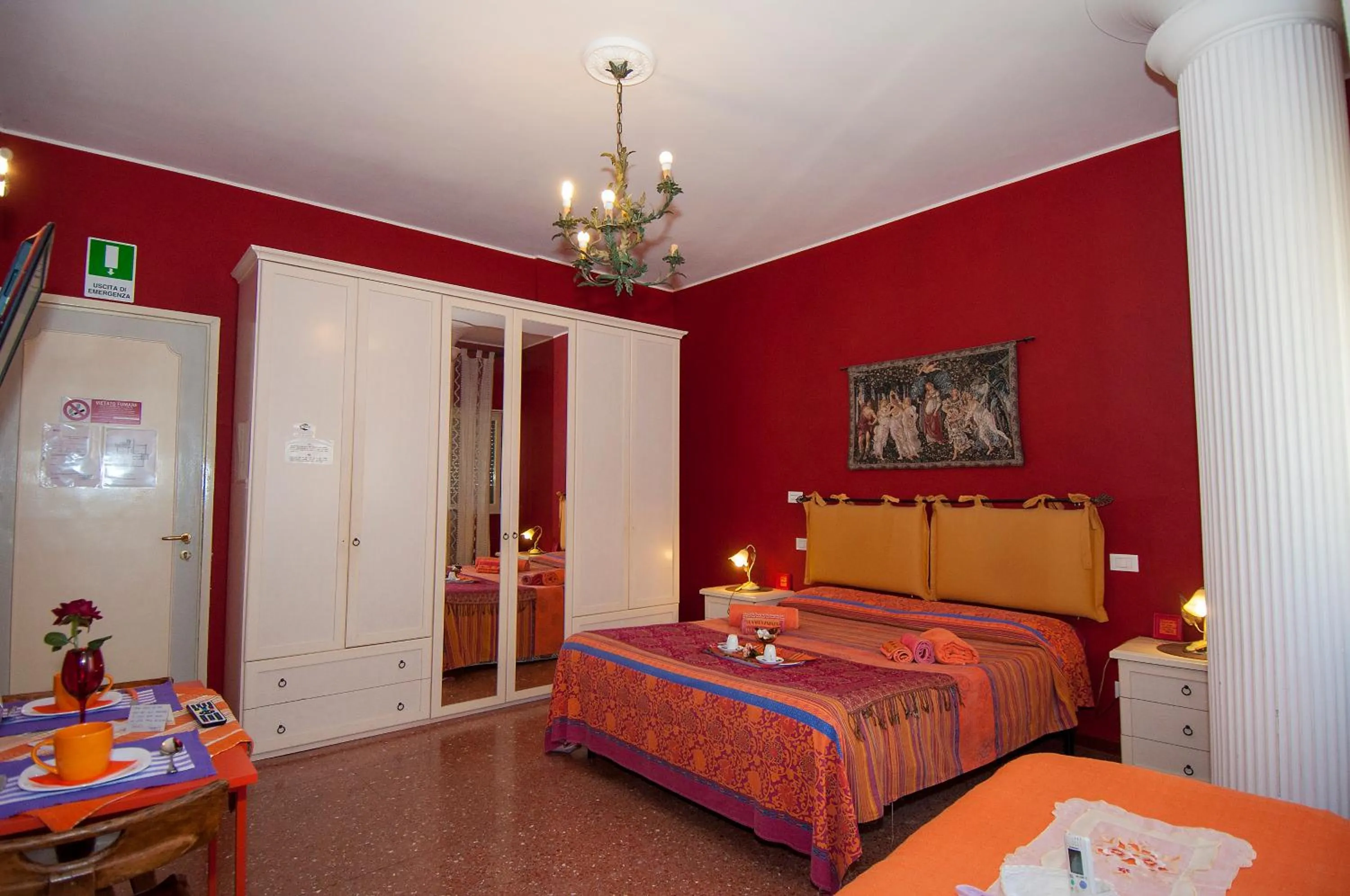 Photo of the whole room, Bed in Passeggiate Romane