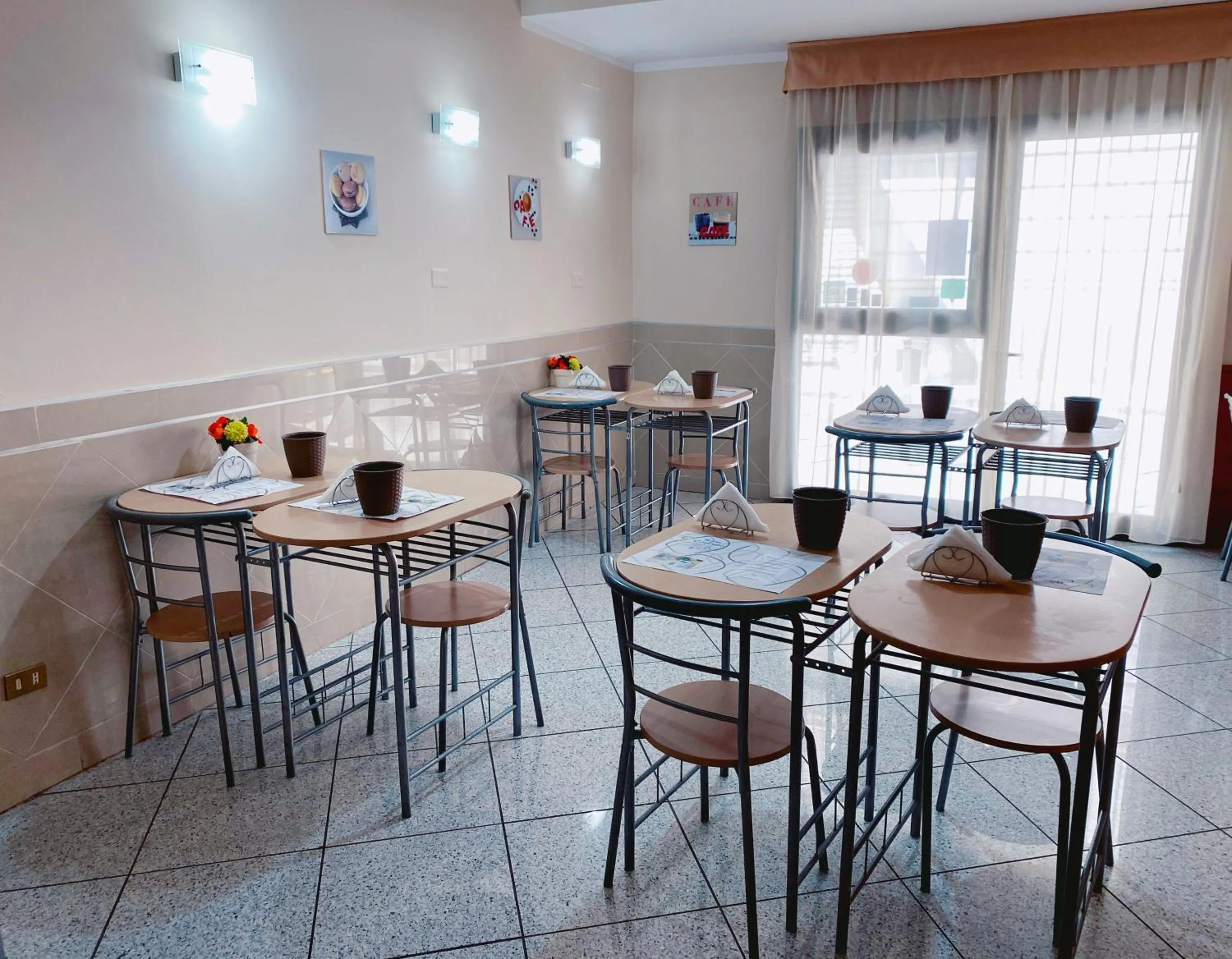 Restaurant/places to eat in Hotel Colombo