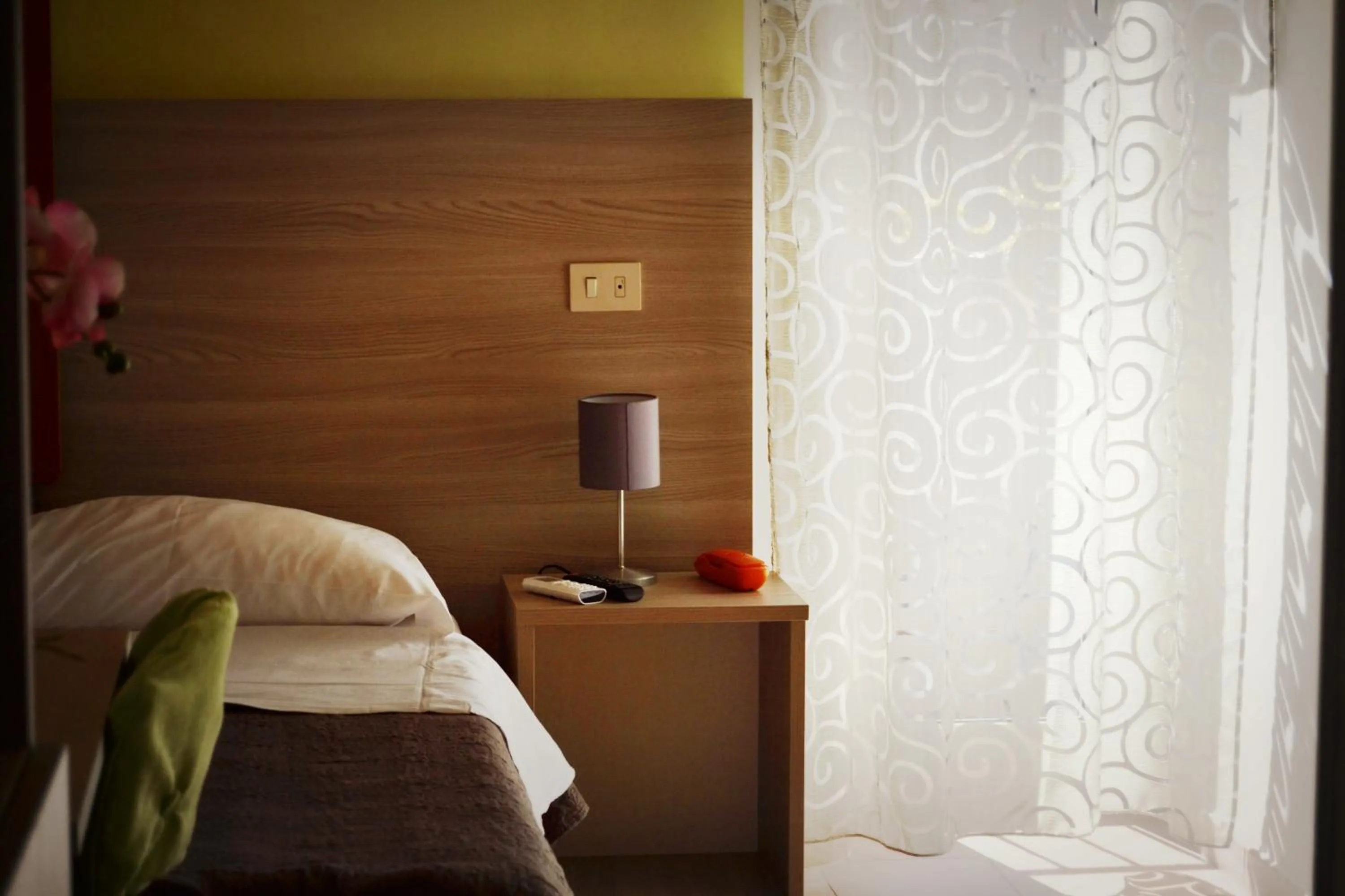 Single Room in Hotel Colombo