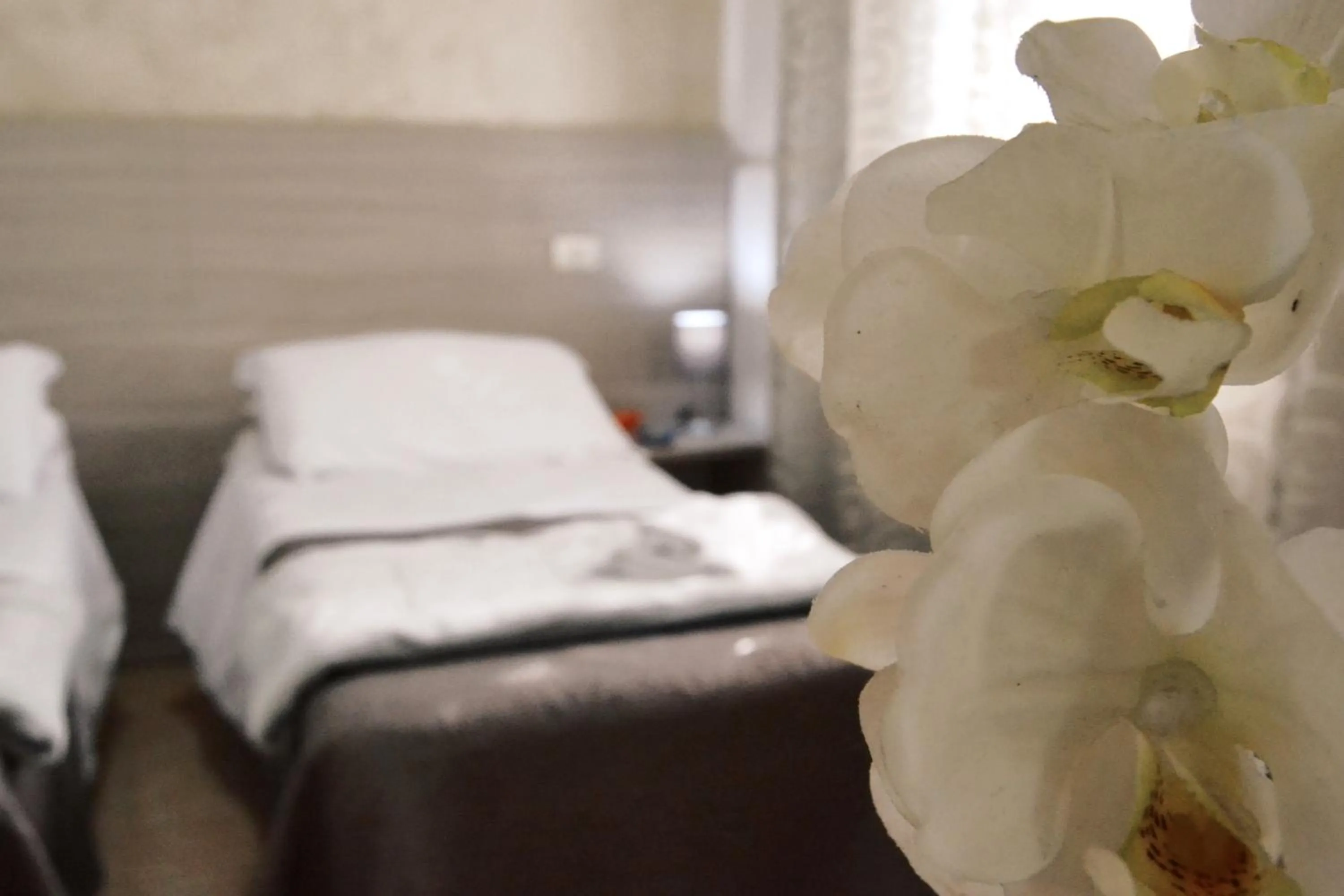 Photo of the whole room, Bed in Hotel Colombo