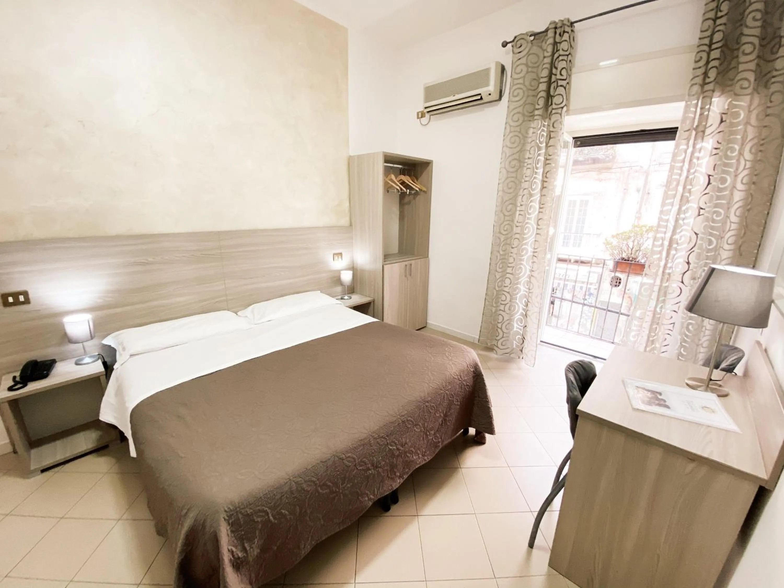 Bed in Hotel Colombo