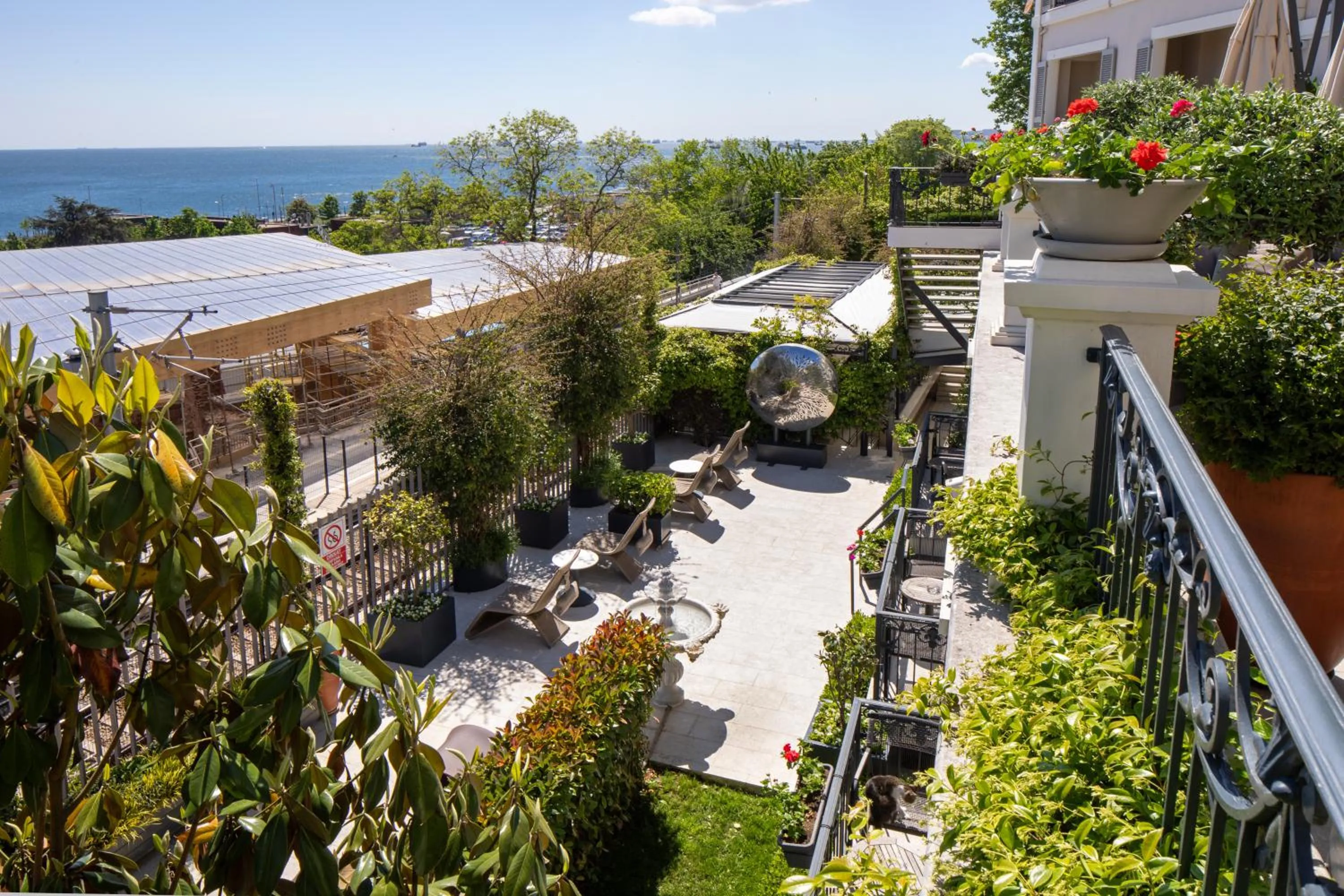 Garden in Mula Hotel