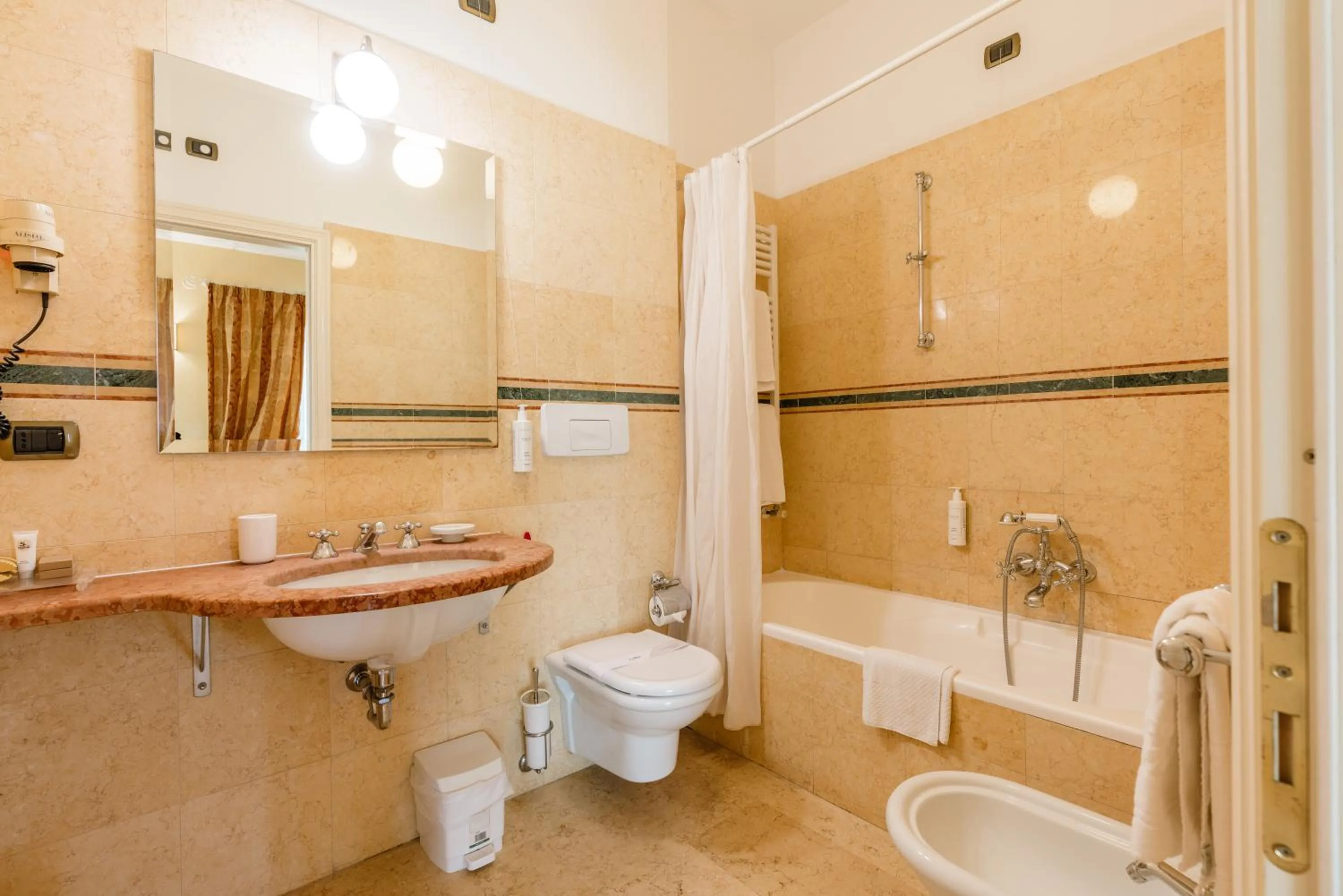 Bathroom in Villa Sofia Hotel