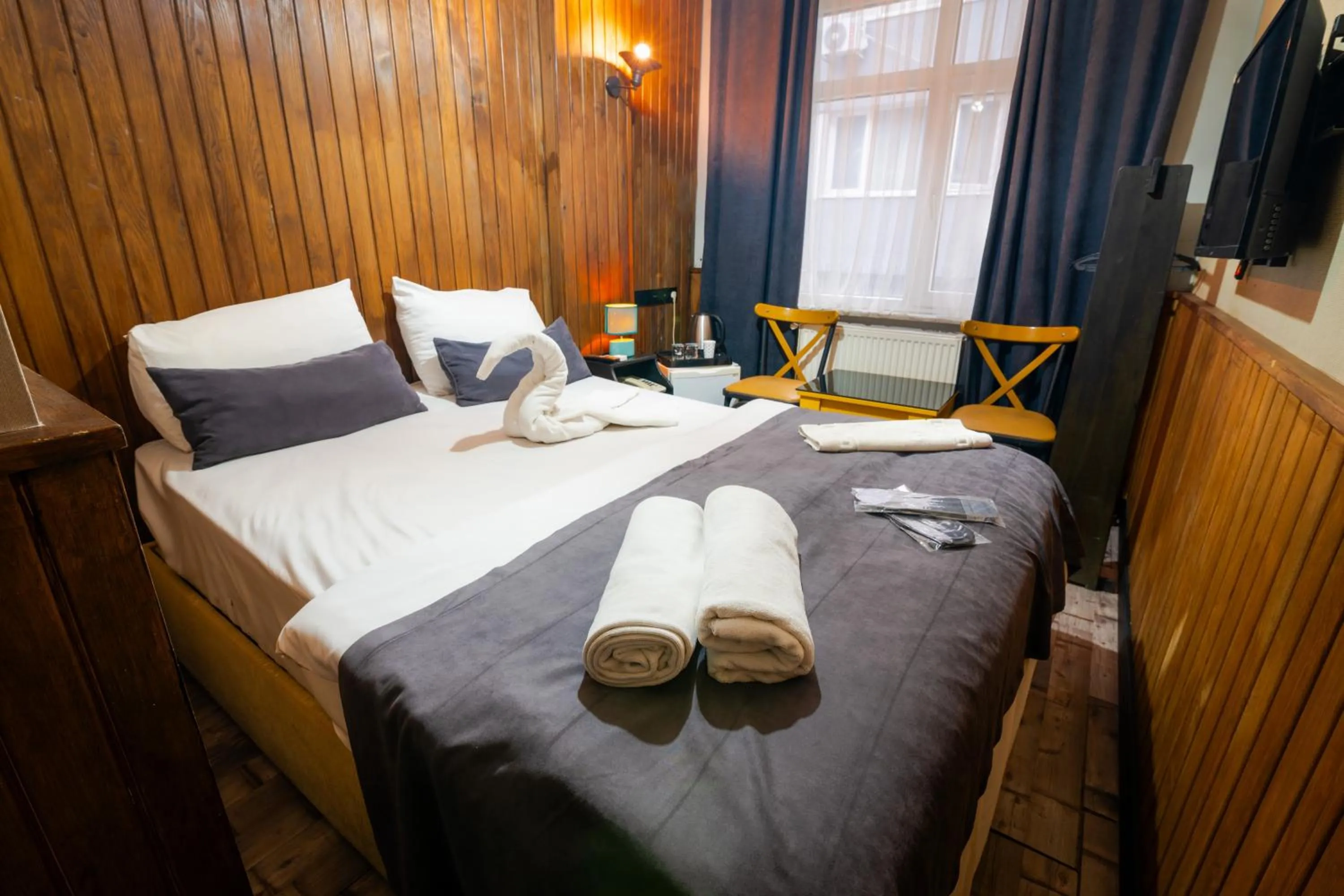 Bedroom, Bed in İmza Hotel Suite