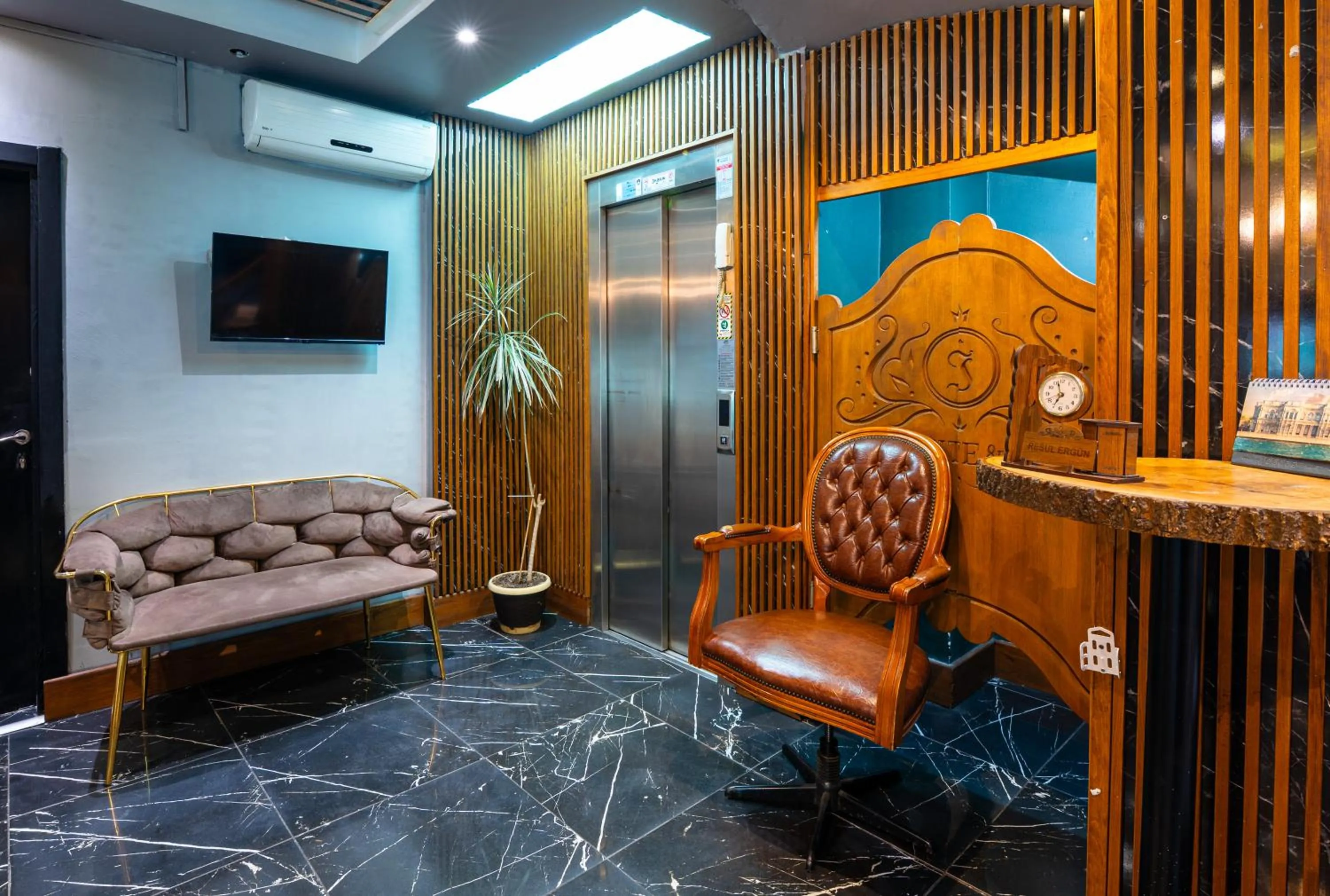 Lobby or reception in İmza Hotel Suite