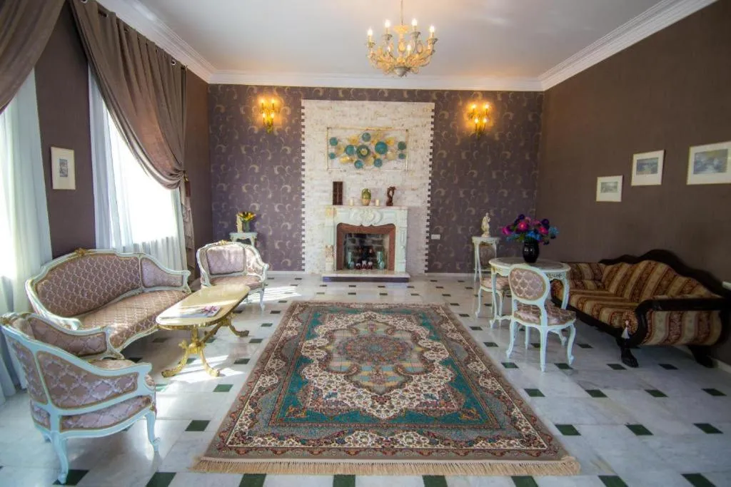 Living room in The Hilltop Skyline Hotel
