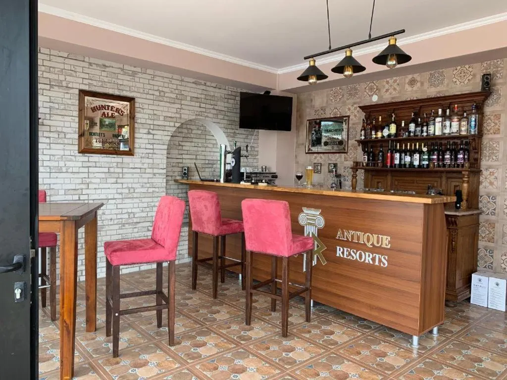 Lounge or bar in The Hilltop Skyline Hotel