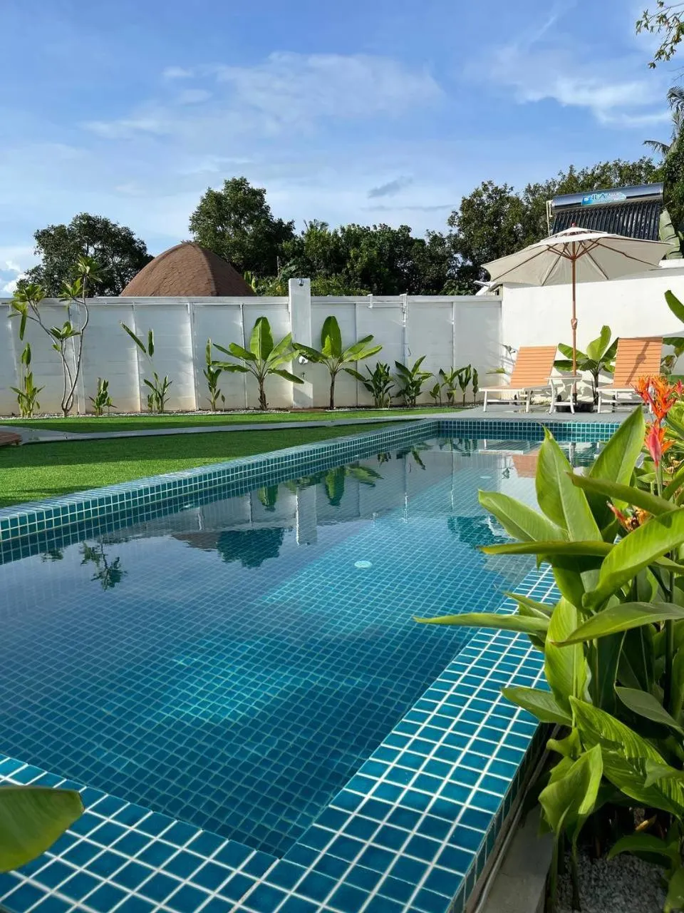 Swimming pool in Found Mansion