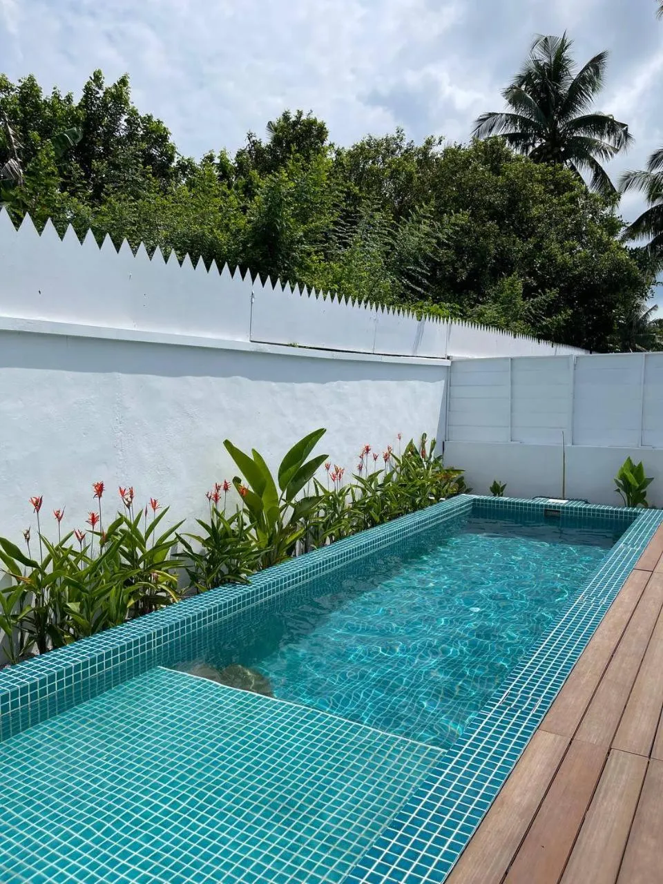 Swimming pool in Found Mansion