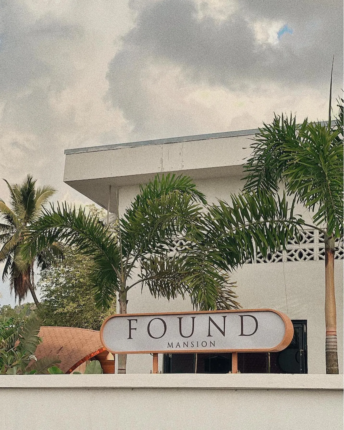 Day in Found Mansion