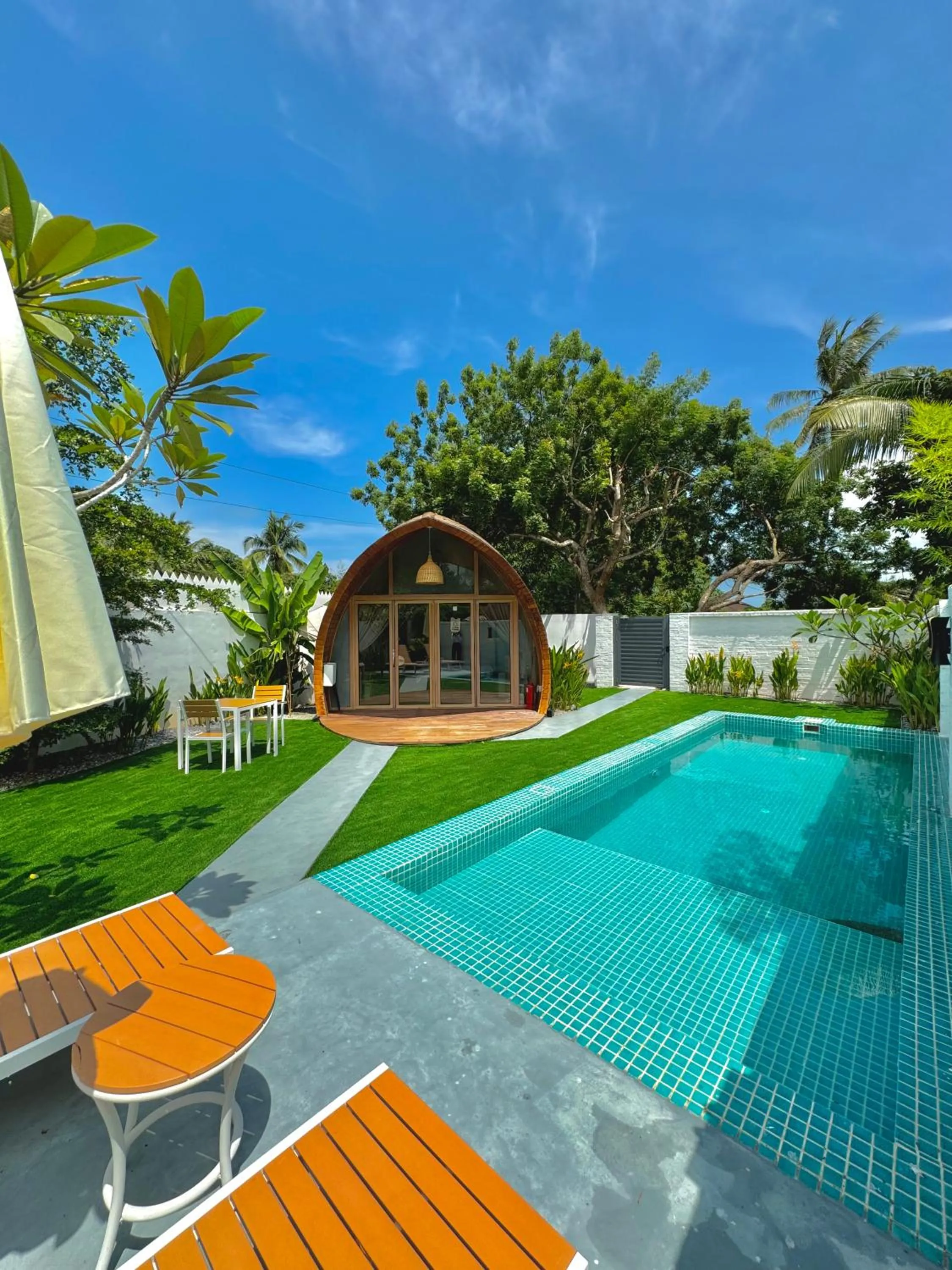 Swimming pool in Found Mansion