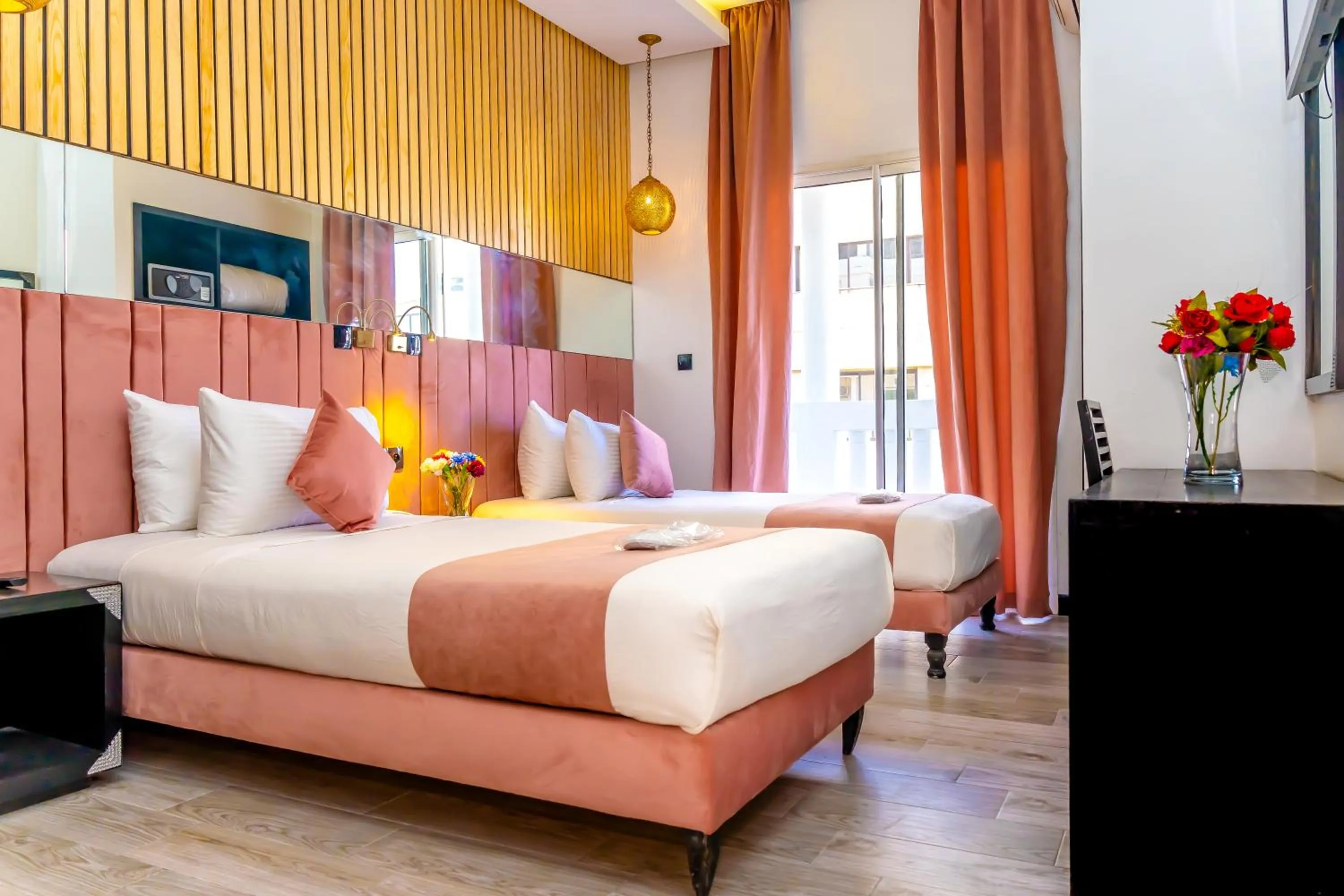 Photo of the whole room, Bed in Hotel Les Ambassadeurs