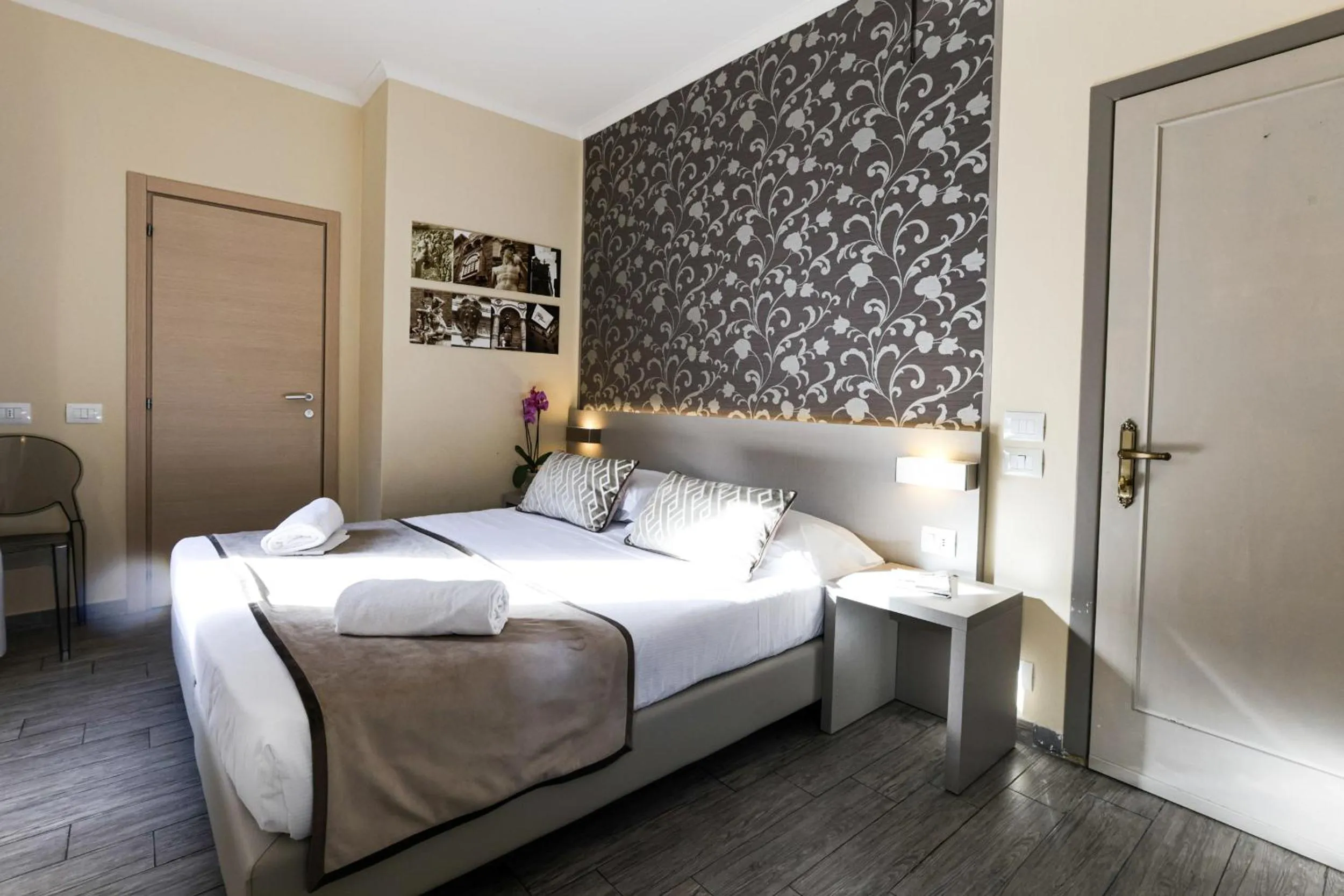 Bedroom, Bed in Albergo Firenze