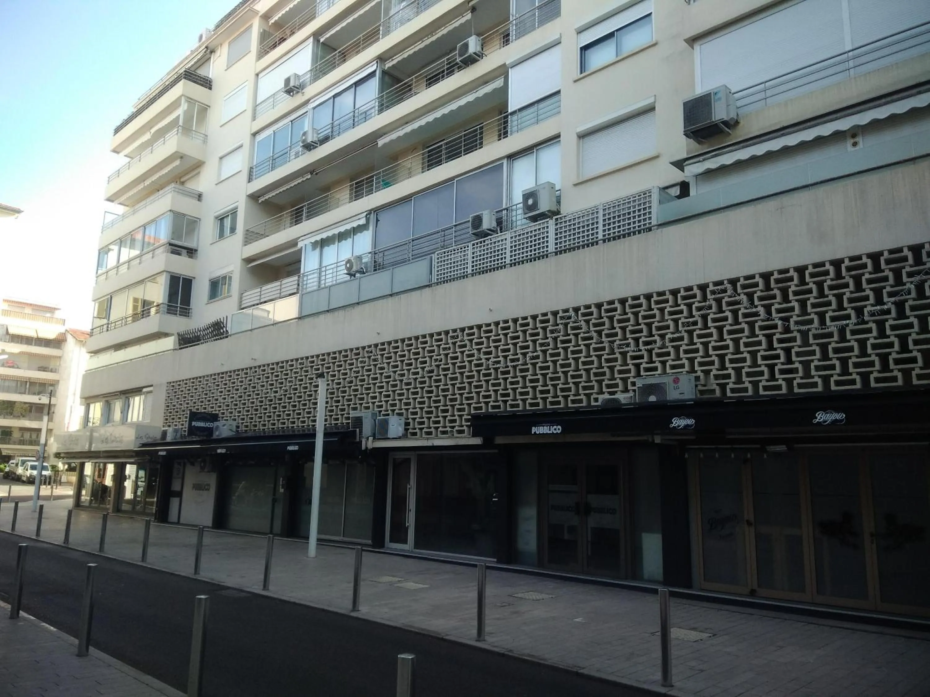 Property building in Studette Cannes centre