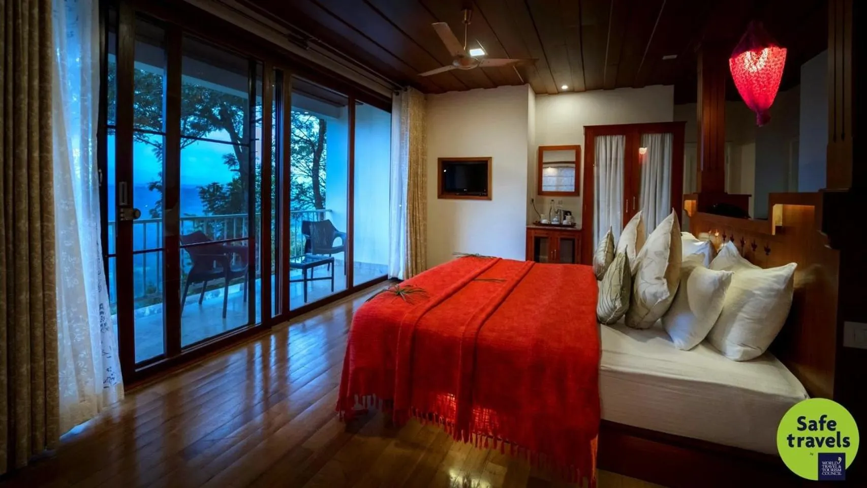 Bed in SpiceTree Munnar