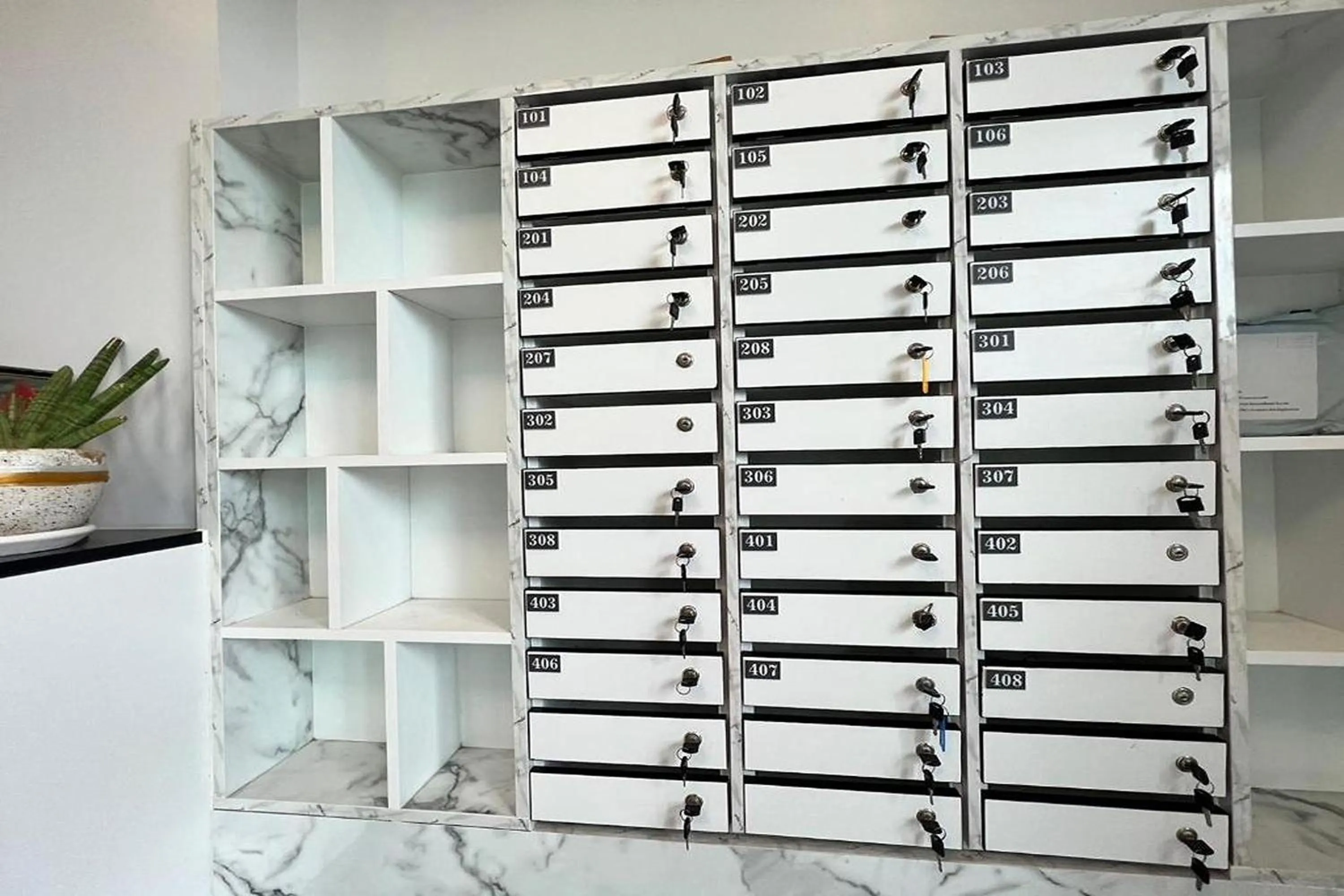 microwave in De Piraya residence