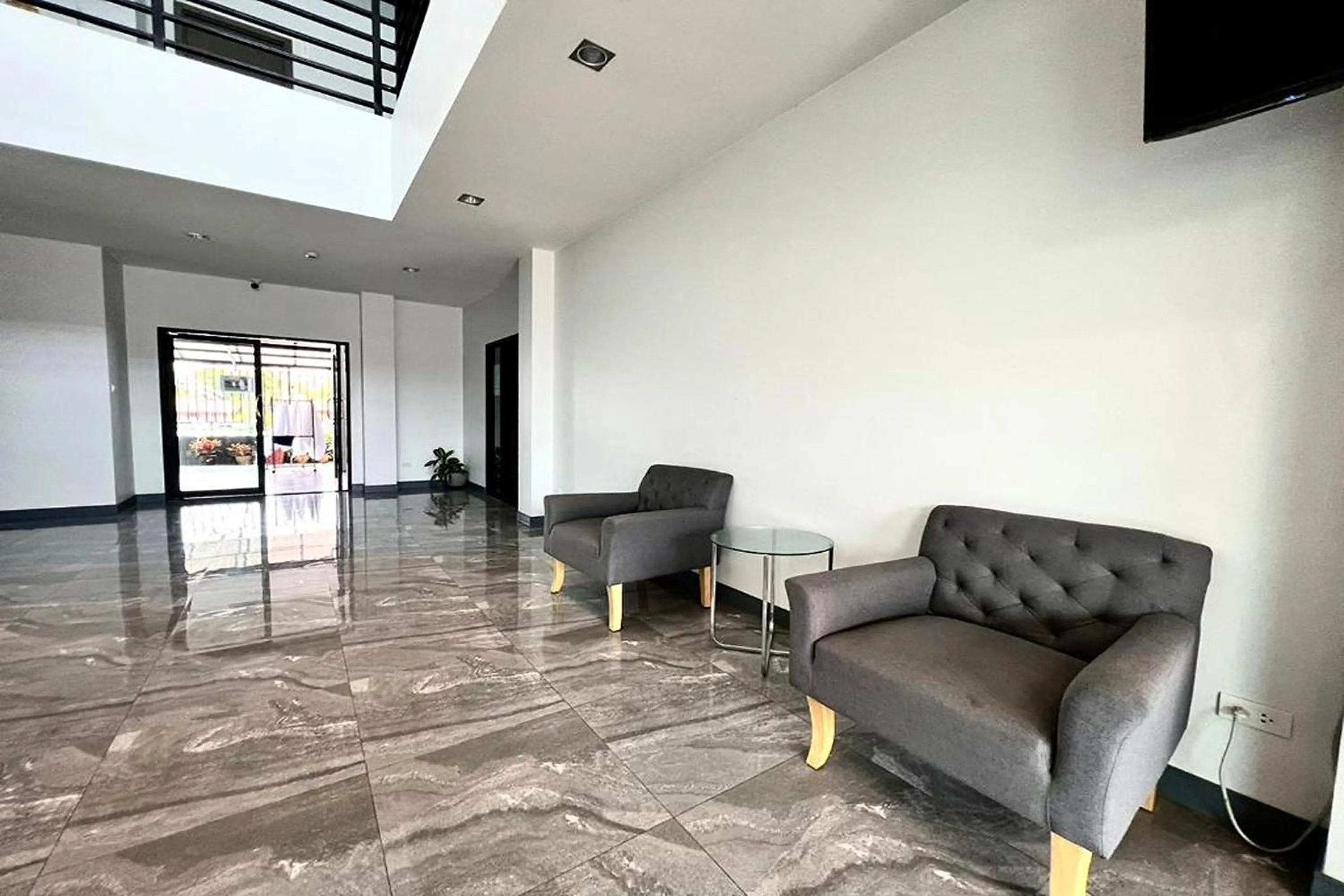 Lobby or reception in De Piraya residence