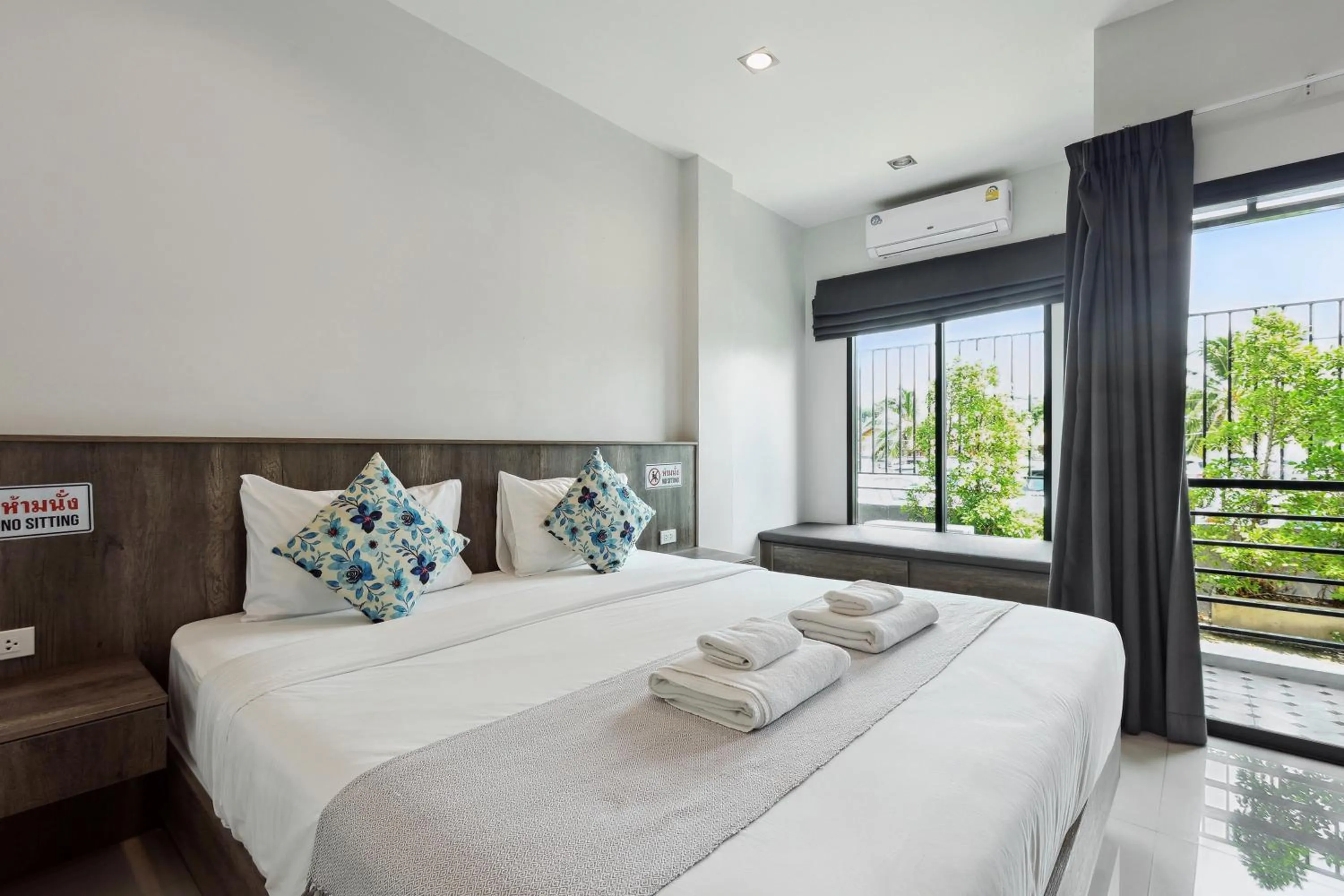 Bed in De Piraya residence