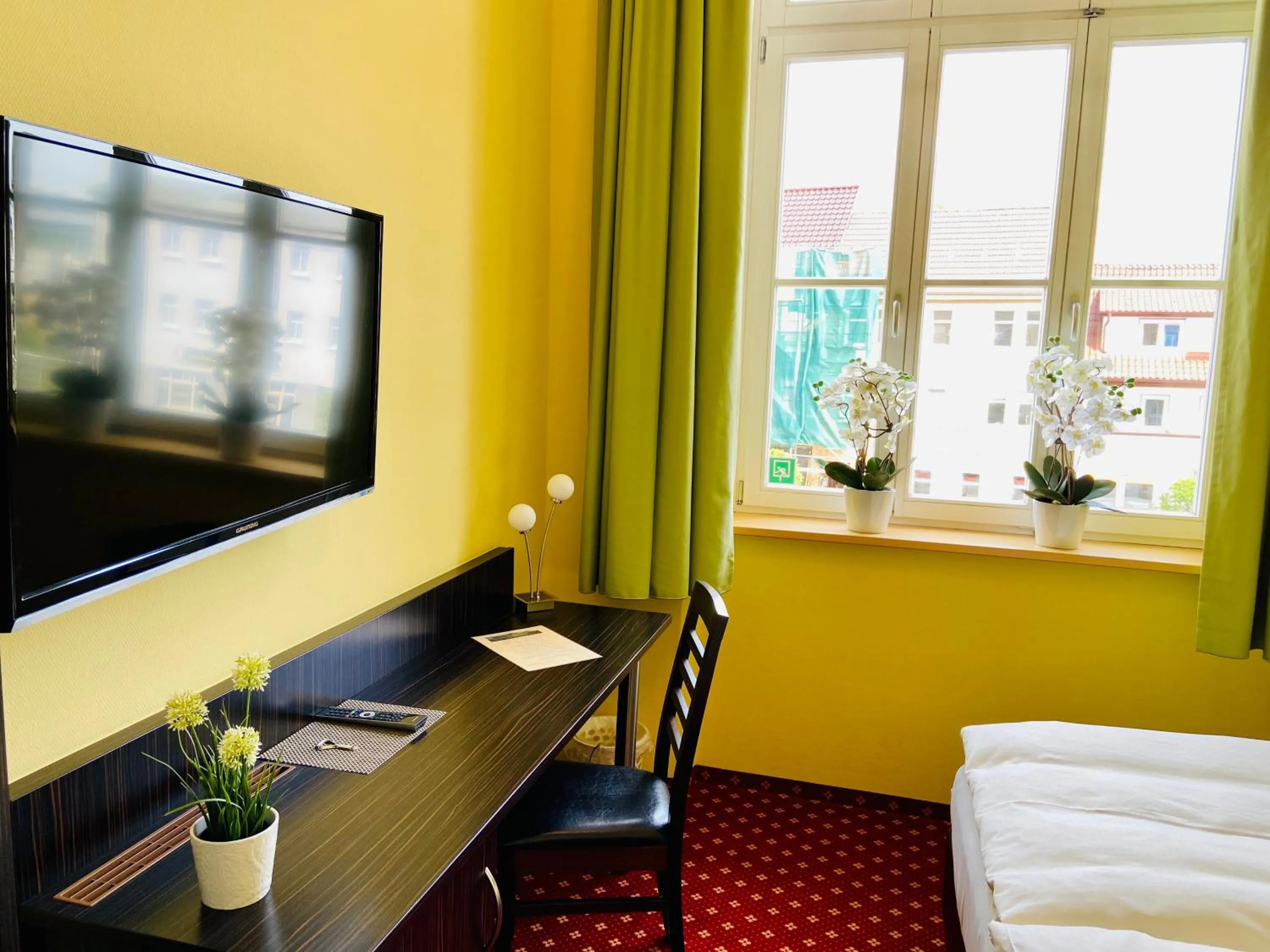 Photo of the whole room, Bed in Pension Katharinenschule