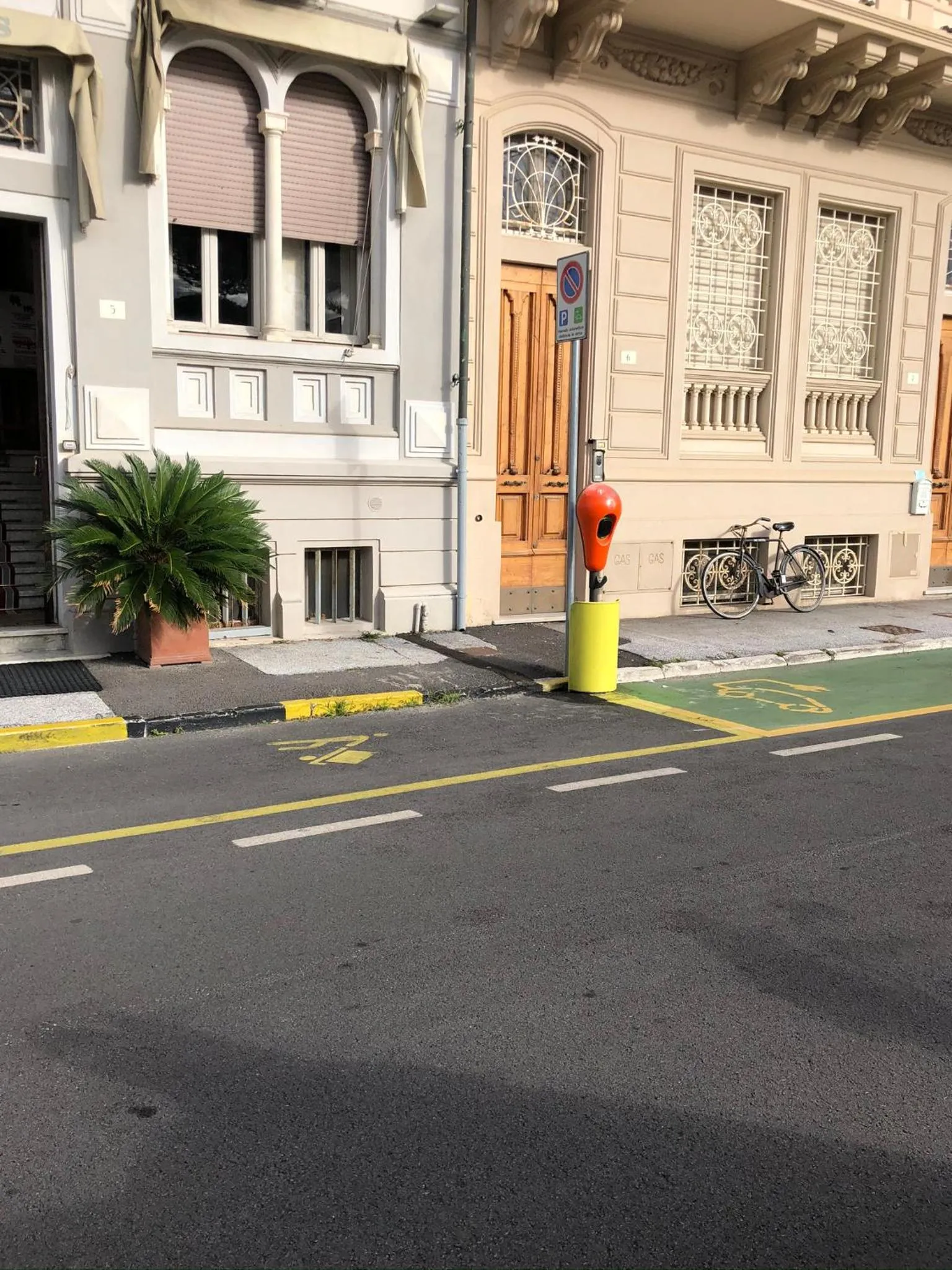 Property building in Hotel Lukas Vegetarian & Vegan