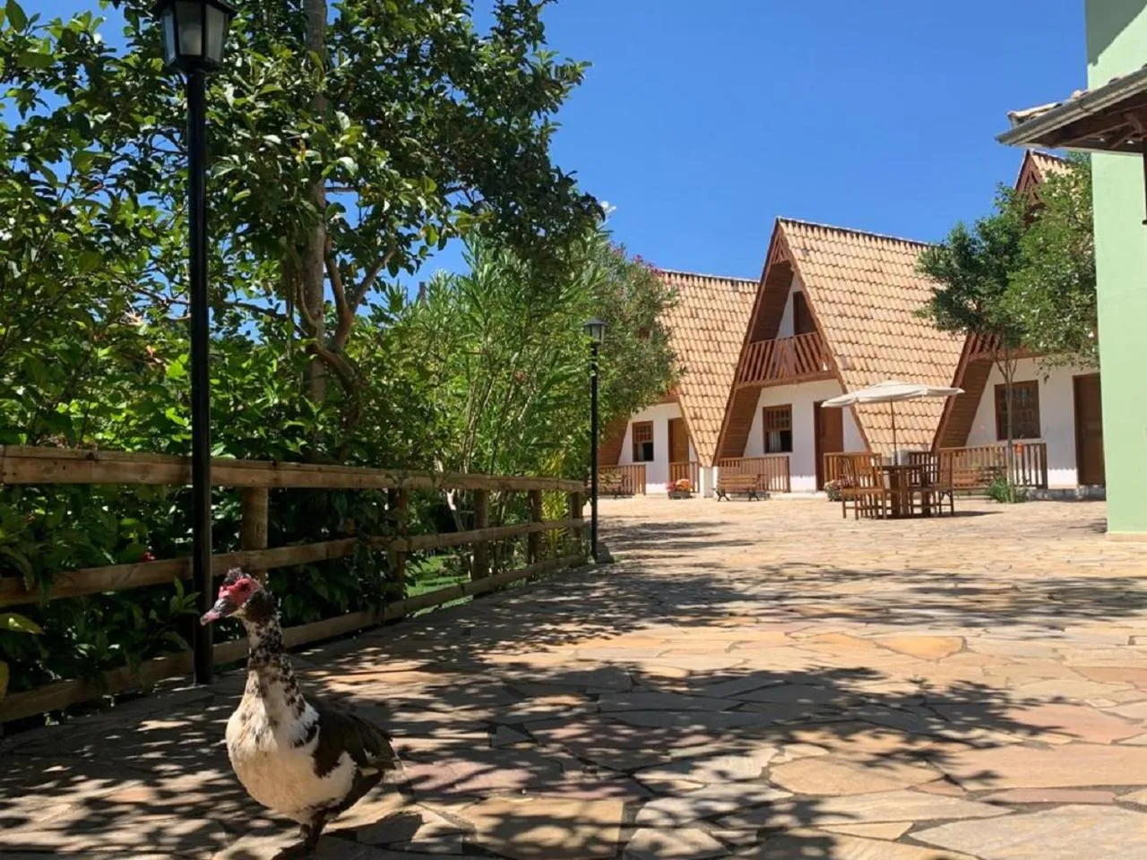 Inner courtyard view in Pousada Olaria - Chalés e Suítes