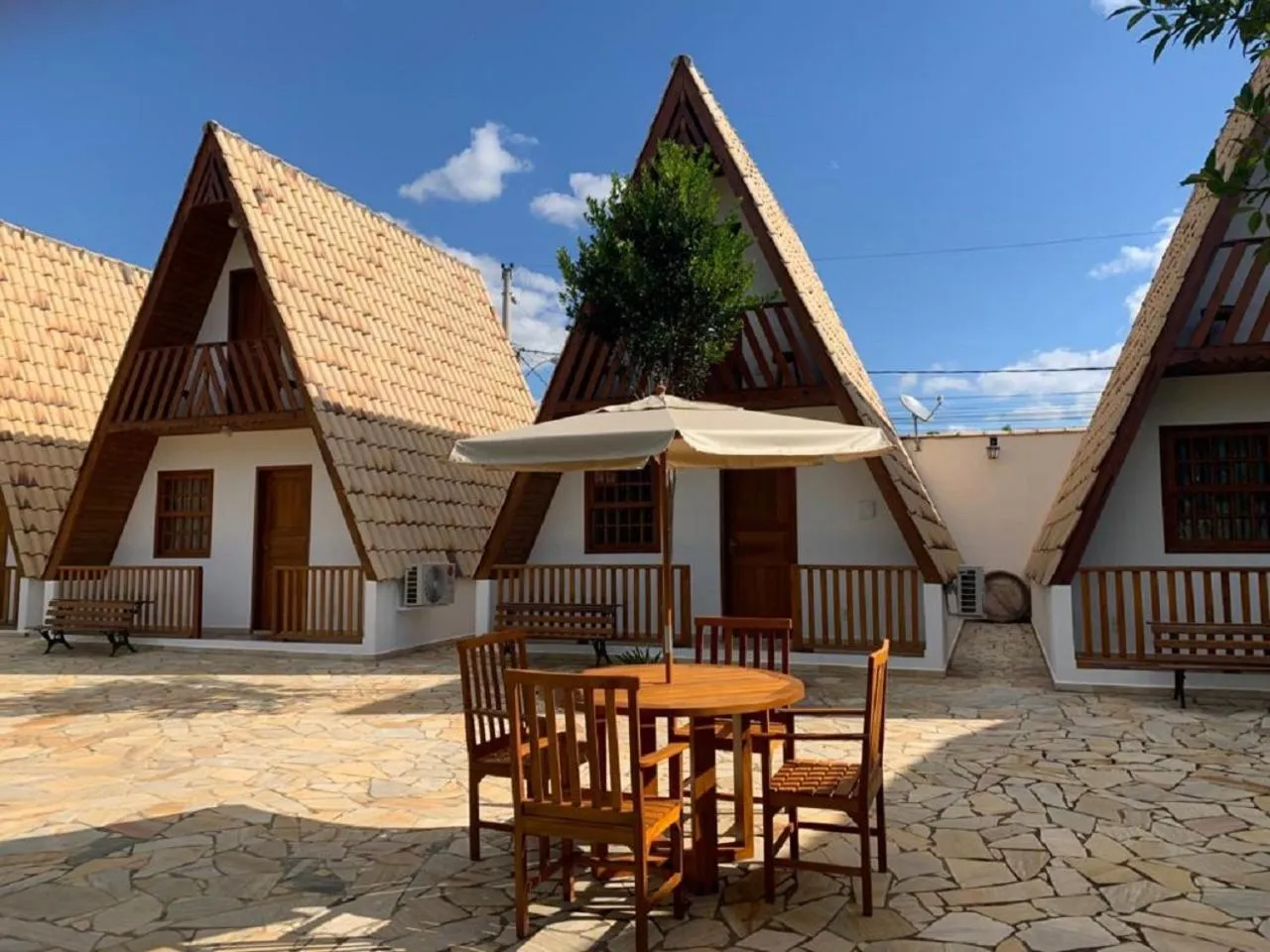 Inner courtyard view in Pousada Olaria - Chalés e Suítes