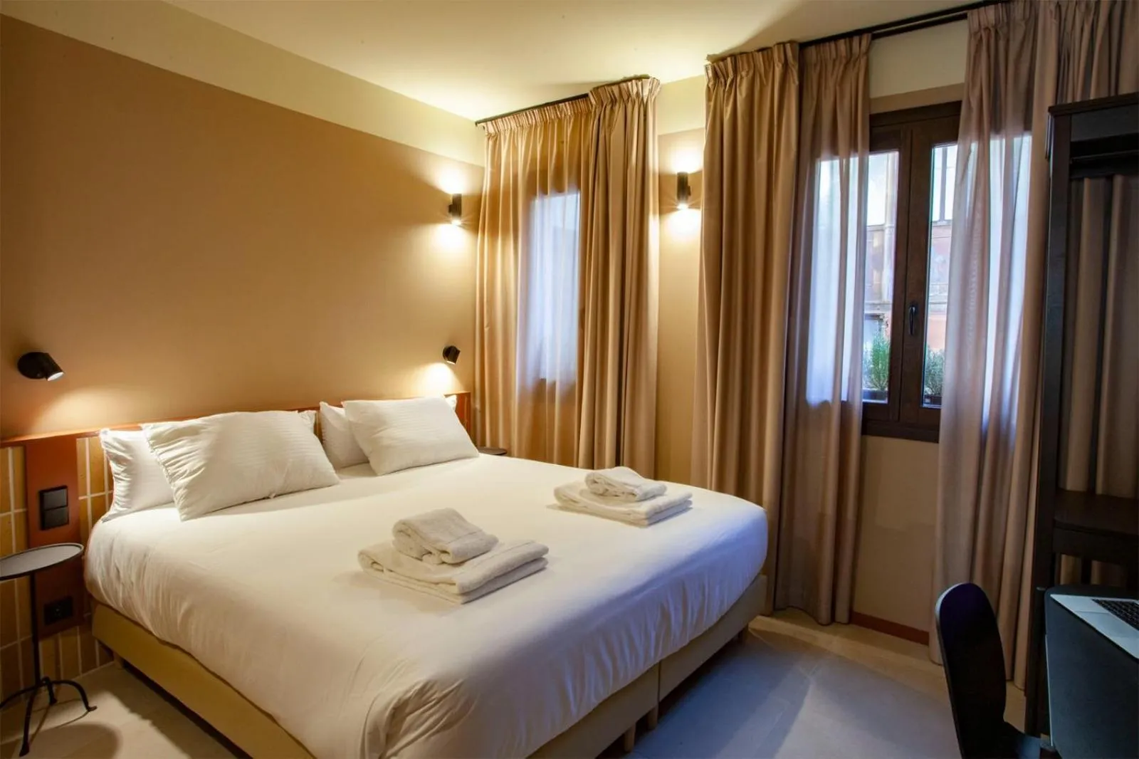 Bed in CASA Y FONDA 1888