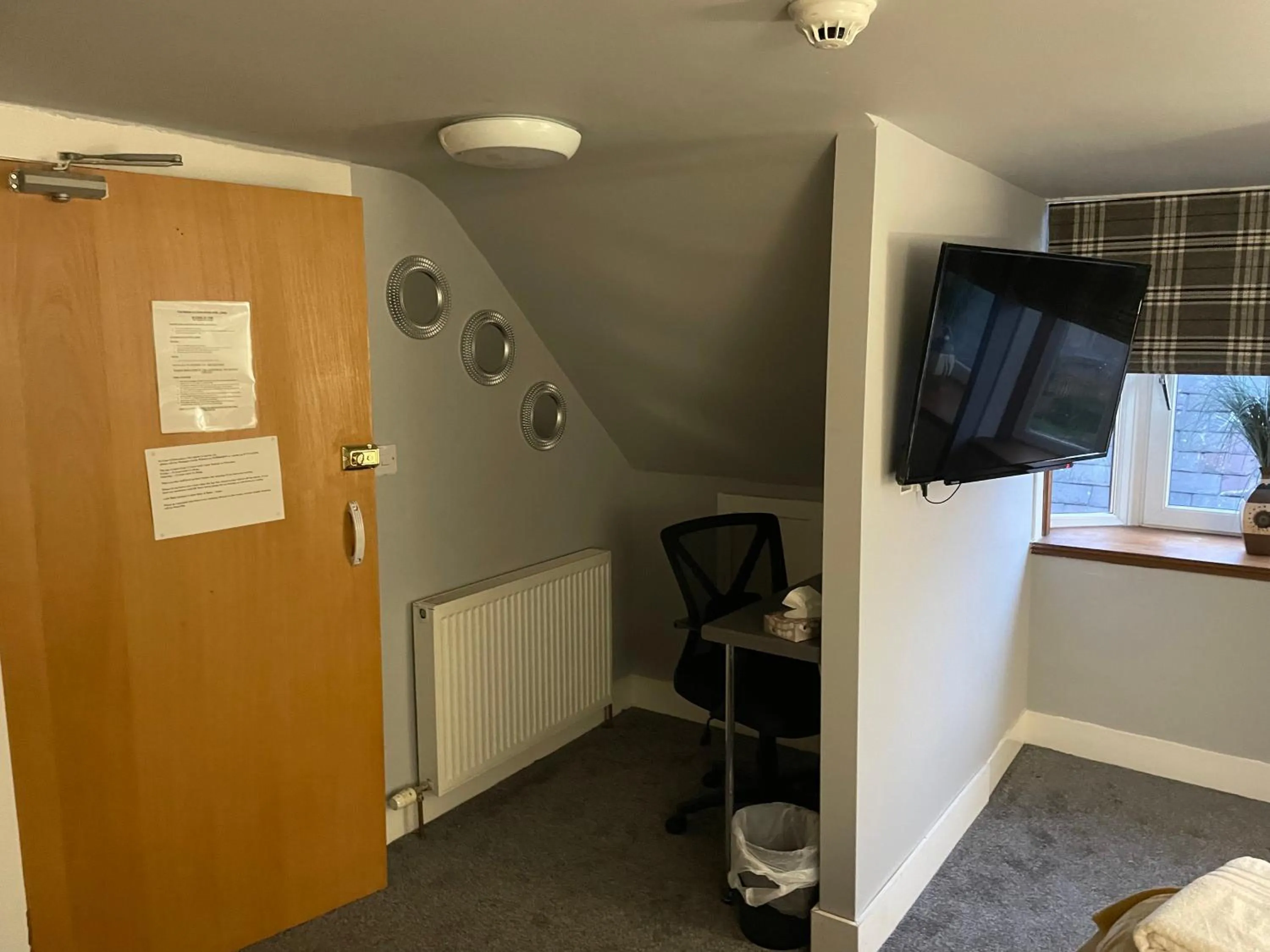 TV and multimedia in Commercial Hotel (Insch)