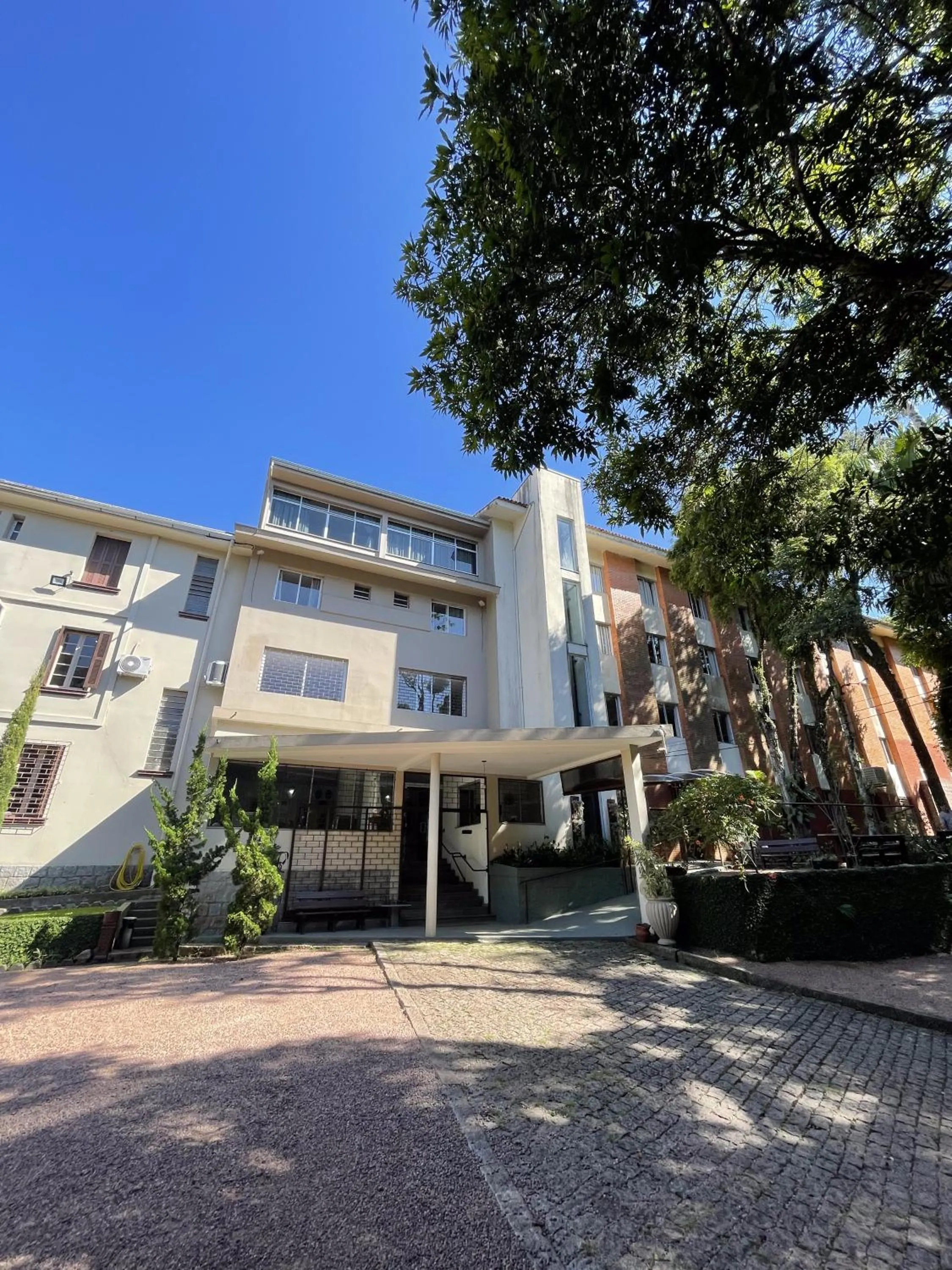 Property building in Vila Betânia