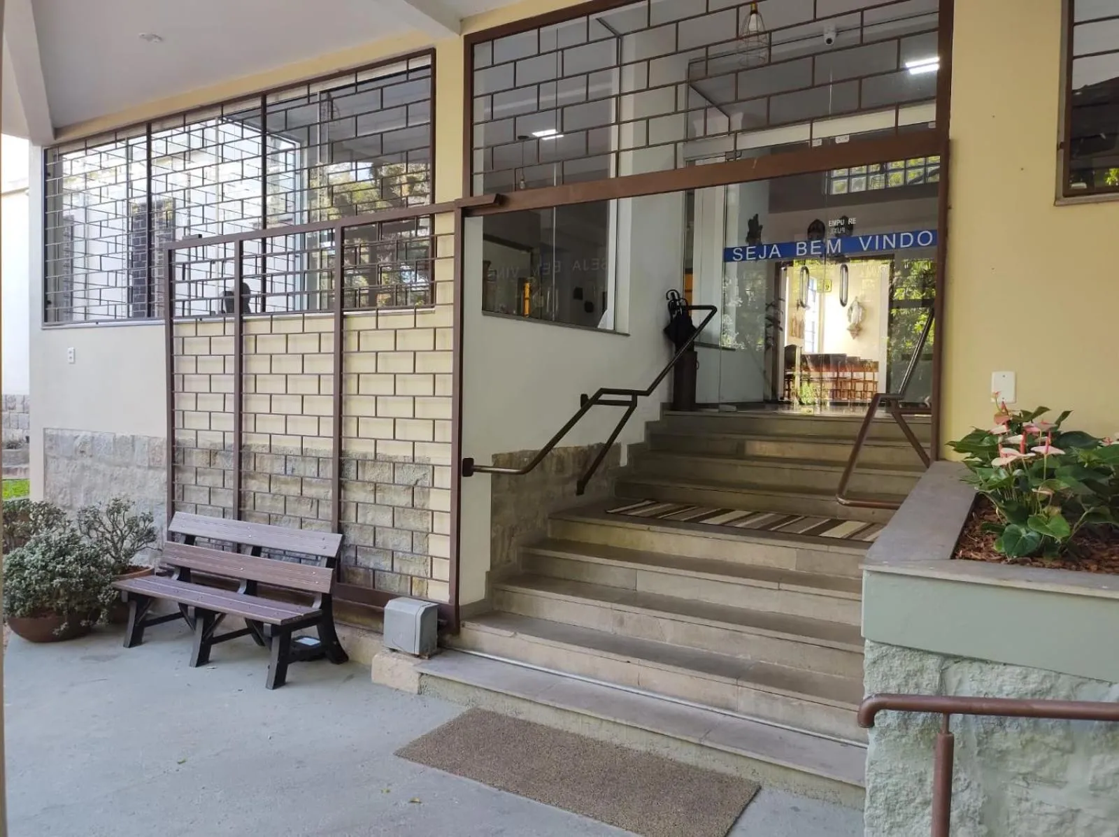 Property building in Vila Betânia