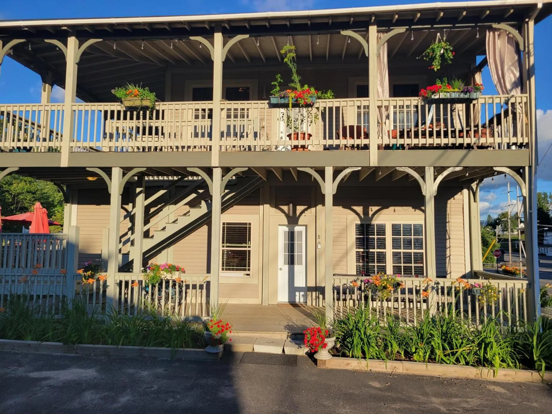 Downhill Lodge Condominium