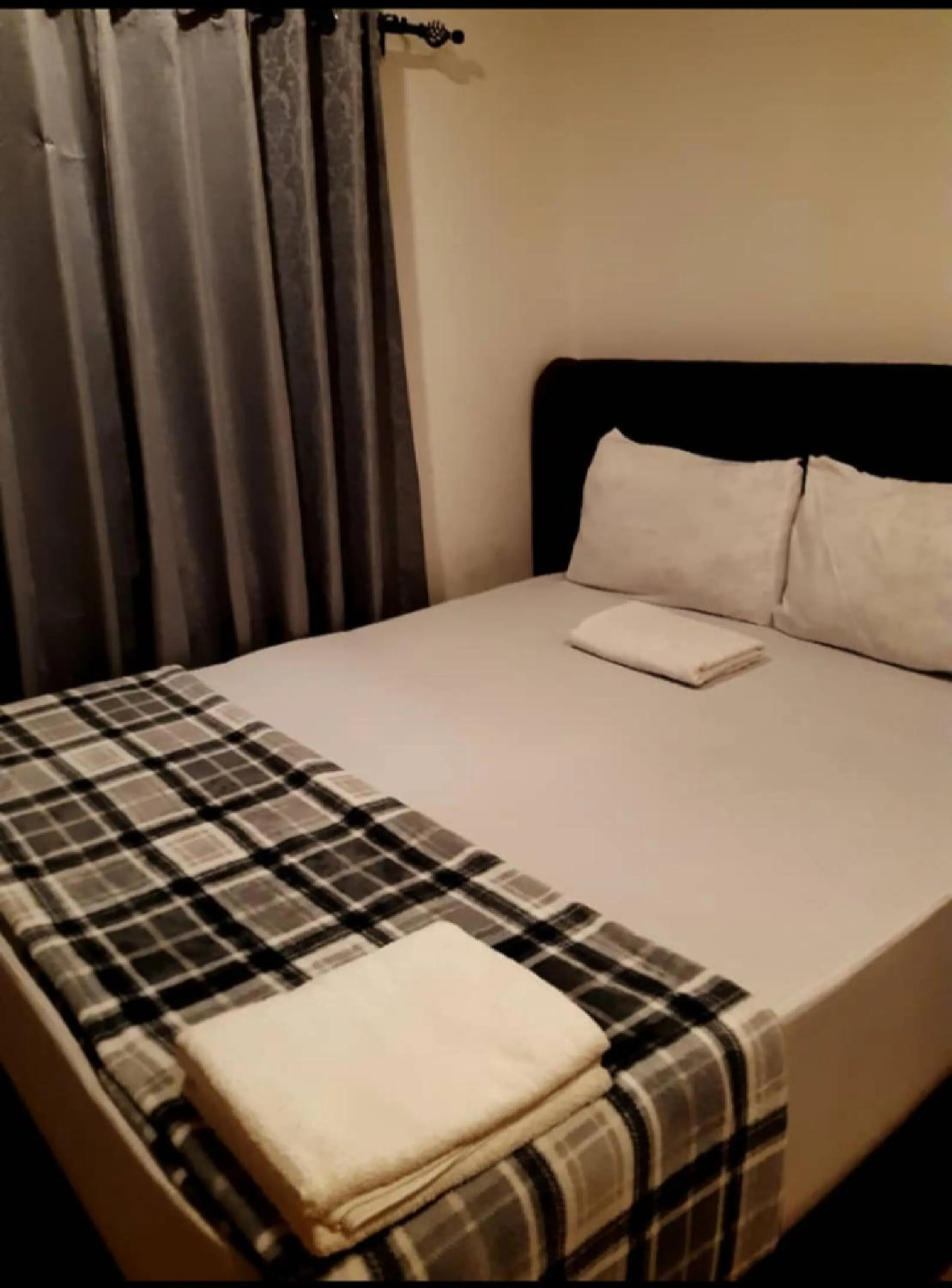 Bedroom, Bed in Mkamiti Villa - Airport Hotel with Free Shuttle