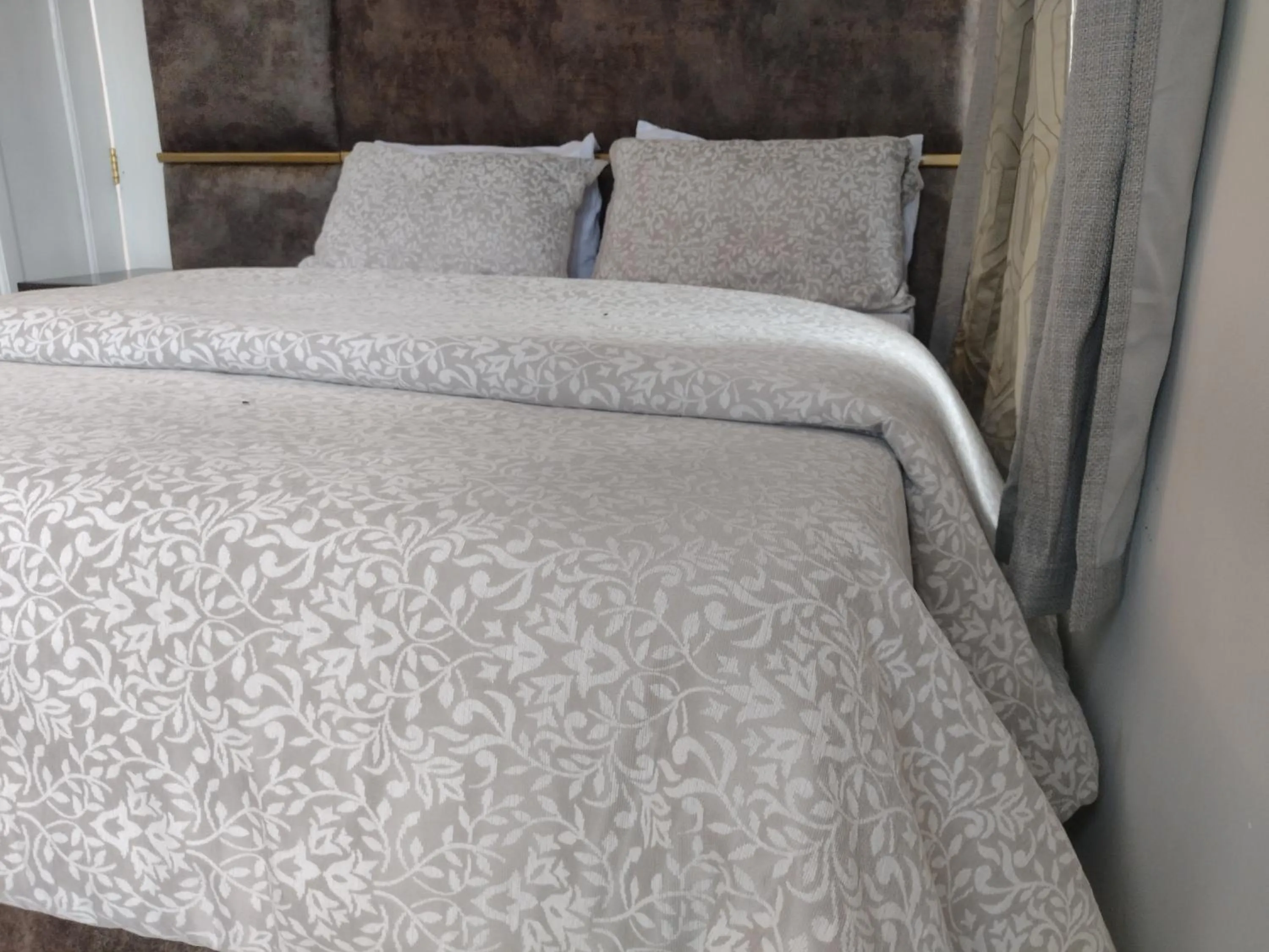 Bed in Mkamiti Villa - Airport Hotel with Free Shuttle