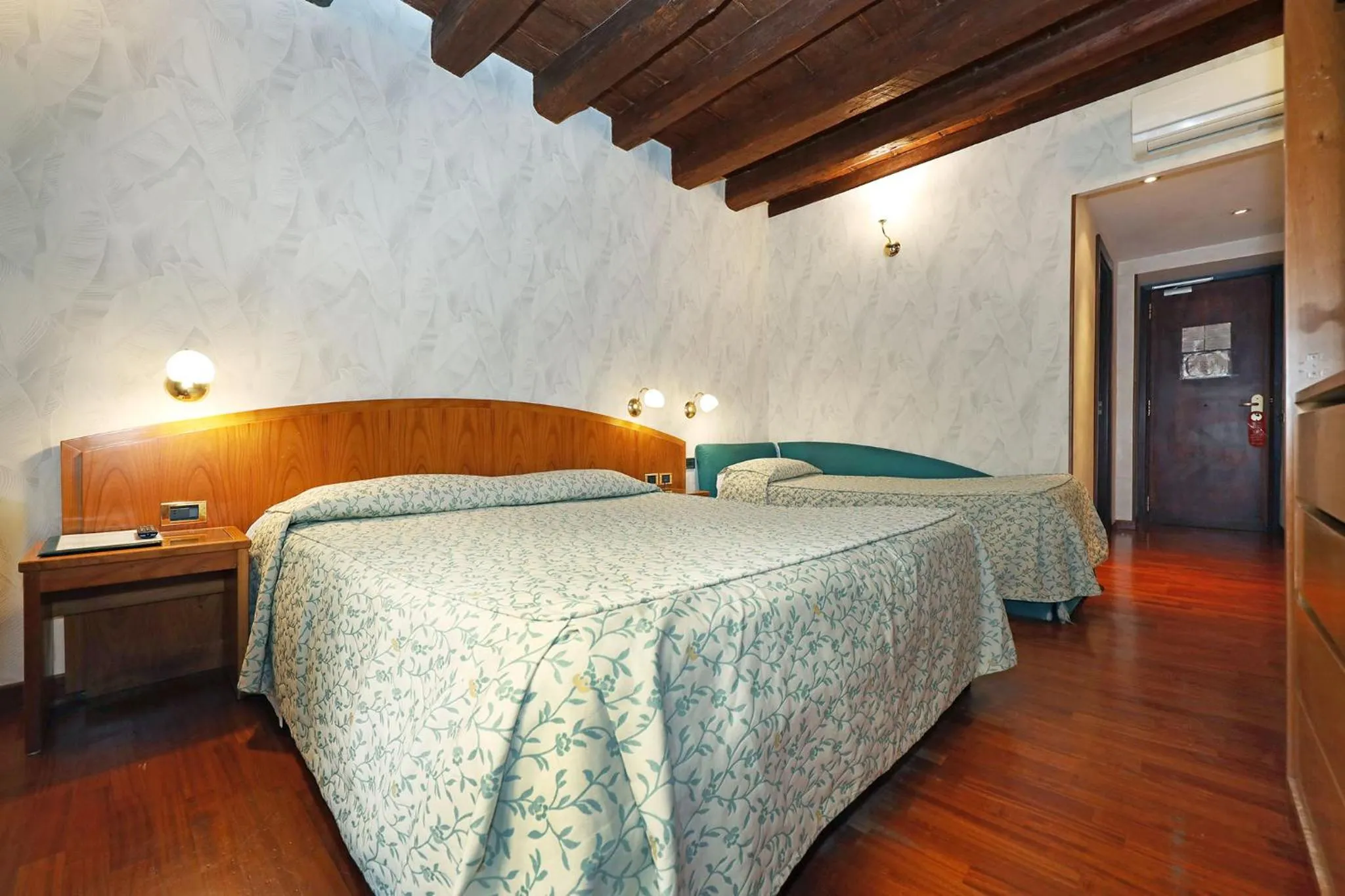 Bedroom, Bed in Hotel Corot