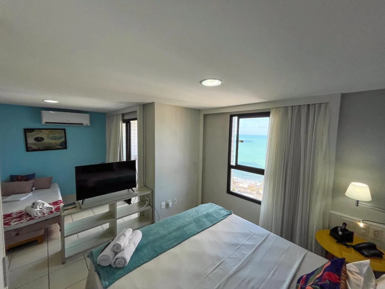 TV and multimedia, Bed in Ponta Negra Flats Confort Accommodations Vista para o Mar