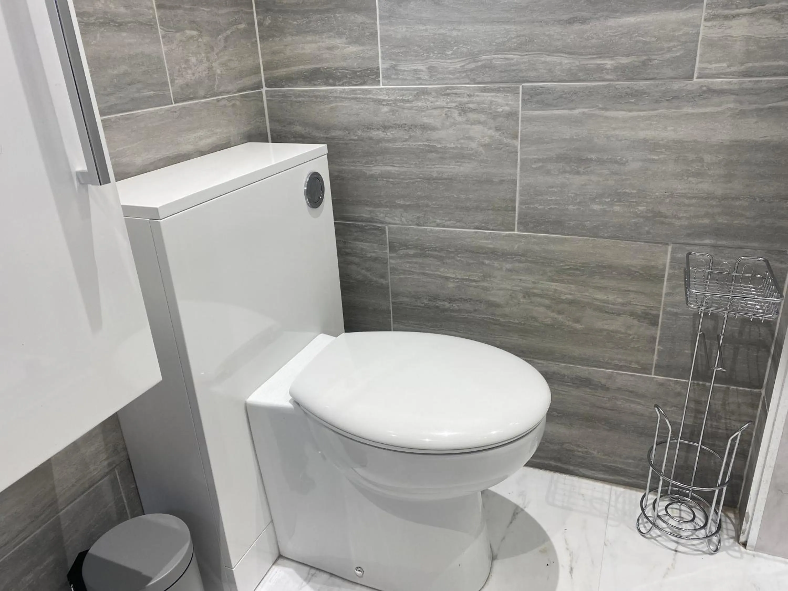 Toilet in The Lily Pad near Poole Dorset Self contained private entrance and free parking