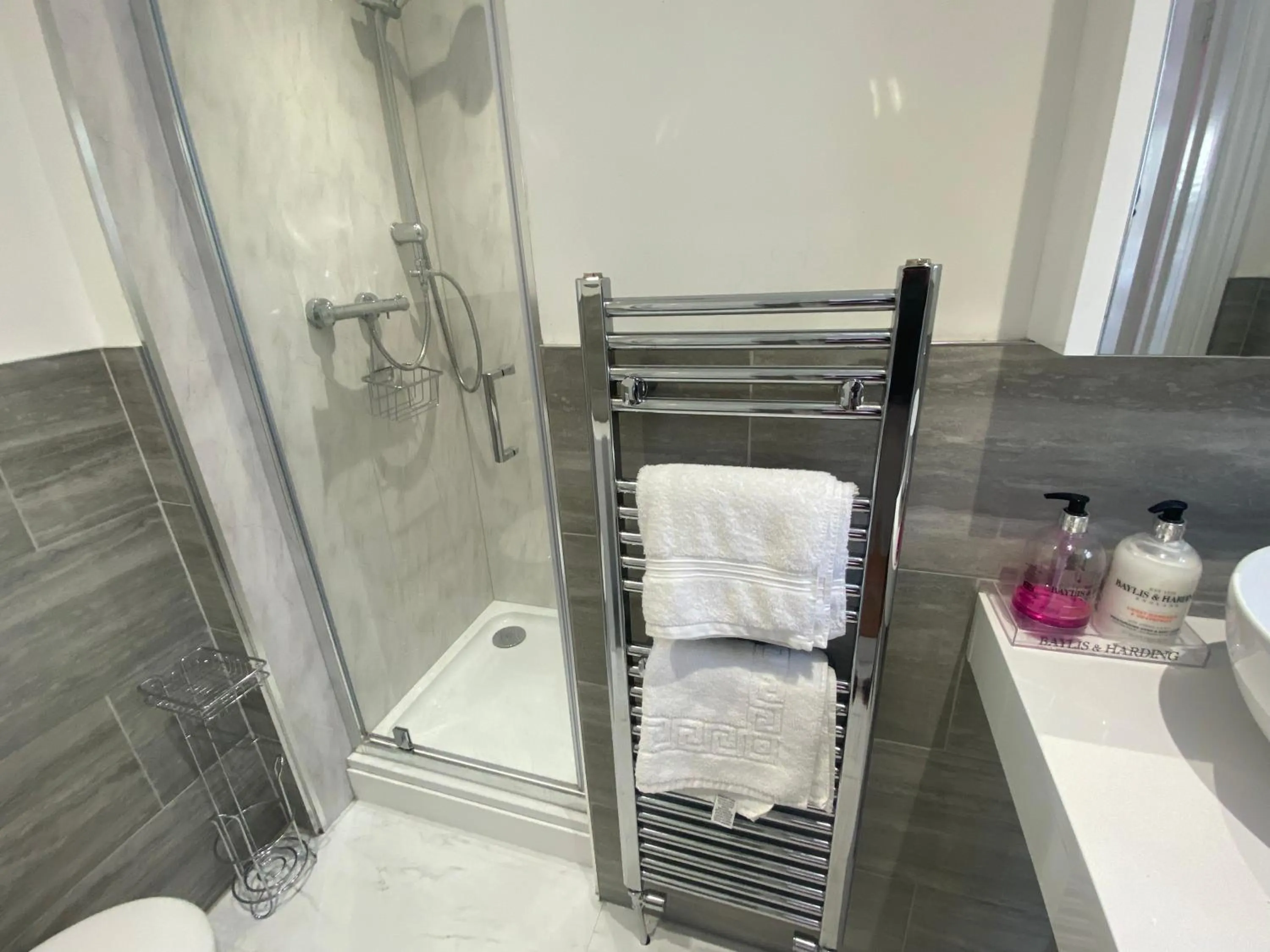 Bathroom in The Lily Pad near Poole Dorset Self contained private entrance and free parking