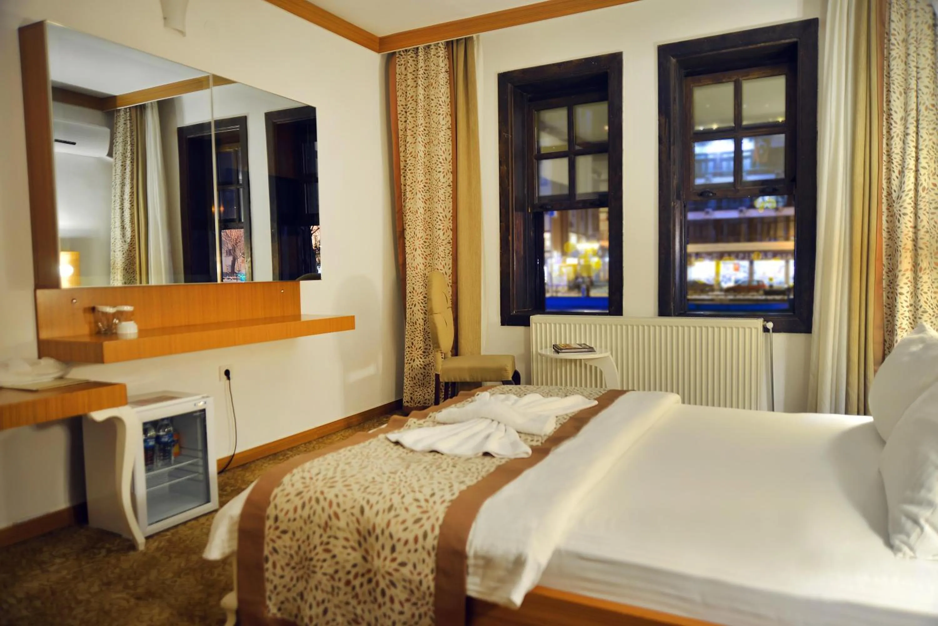 Photo of the whole room, Bed in Uluhan Hotel