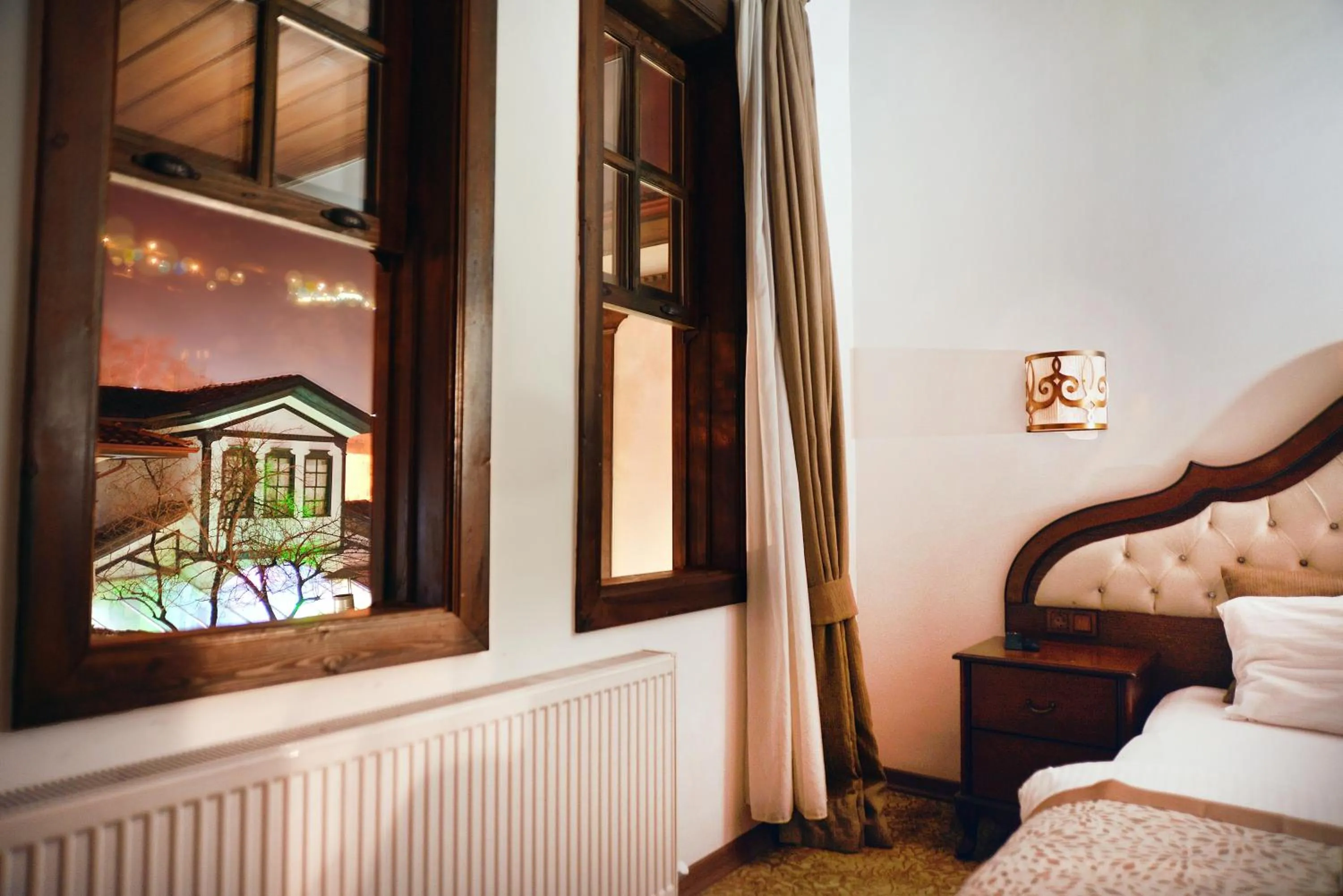 Photo of the whole room, Bed in Uluhan Hotel