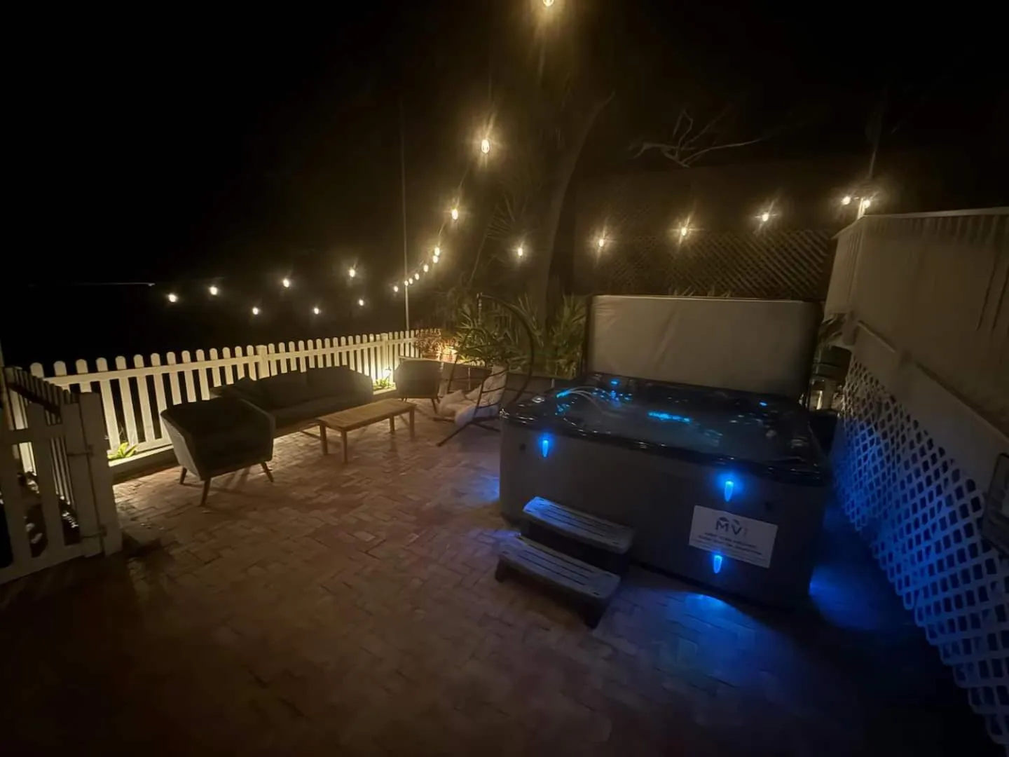 Catalina 3 bedrooms with Hot Tub & Golf Cart